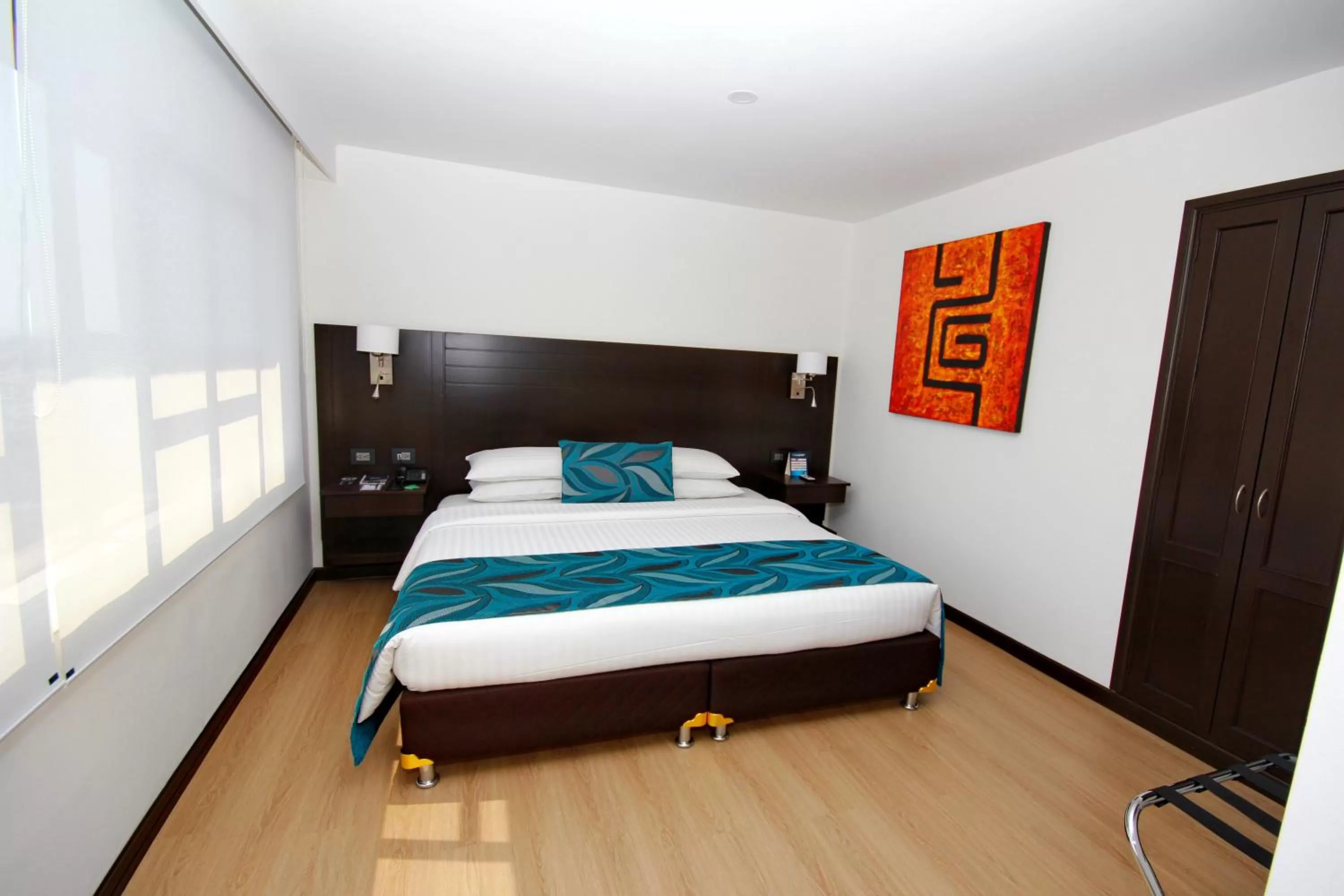 Bedroom, Bed in Hotel Dann Cali