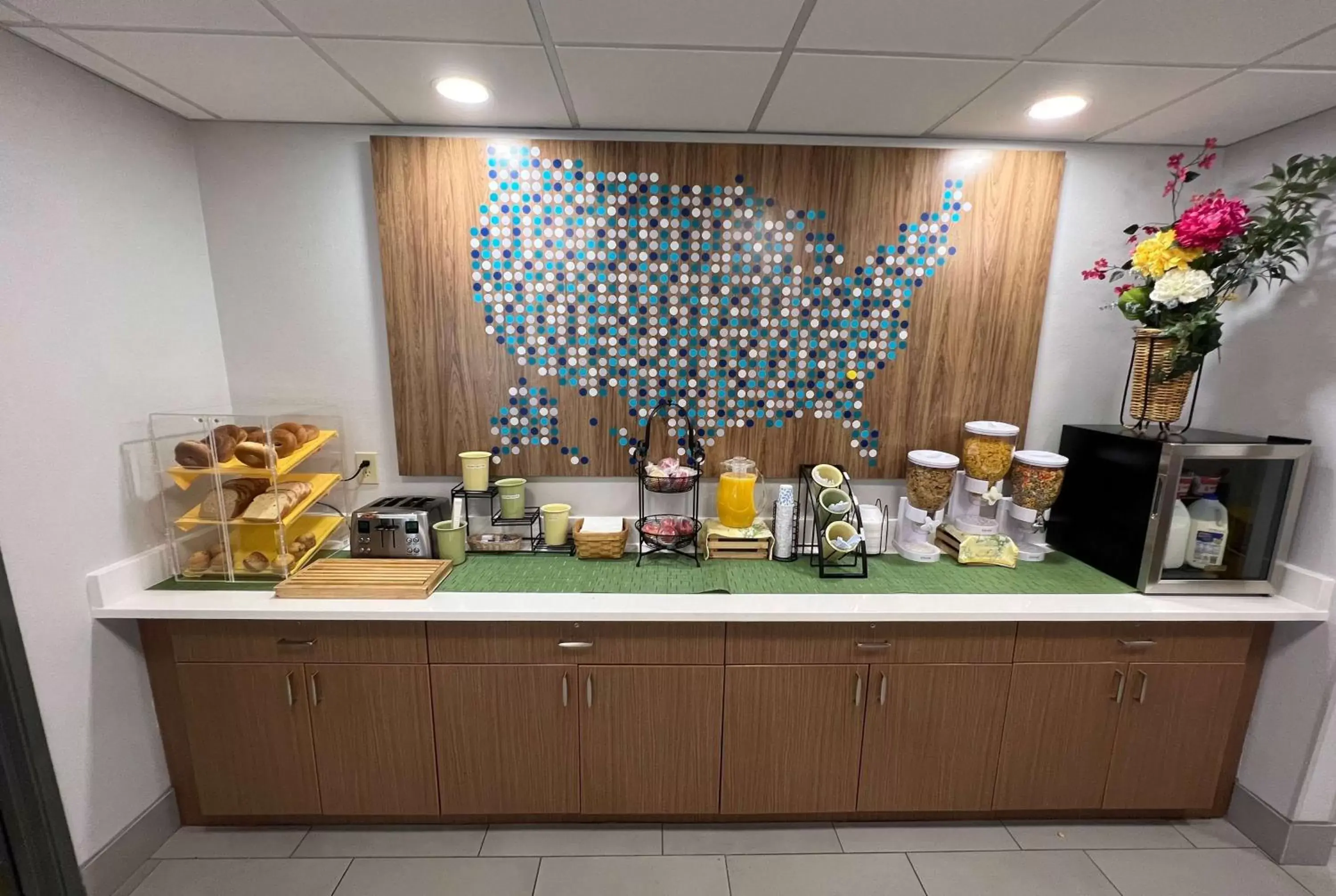 Breakfast in Microtel Inn & Suites by Wyndham Charlotte/Northlake Breakfast in Microtel Inn & Suites by Wyndham Charlotte/Northlake