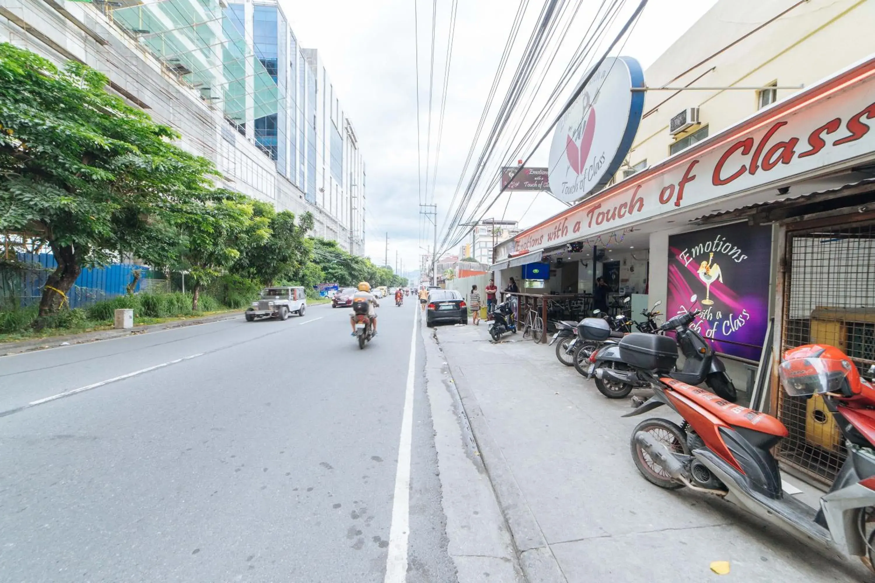 Property building in RedDoorz @ Clarkview 21st Street Angeles City