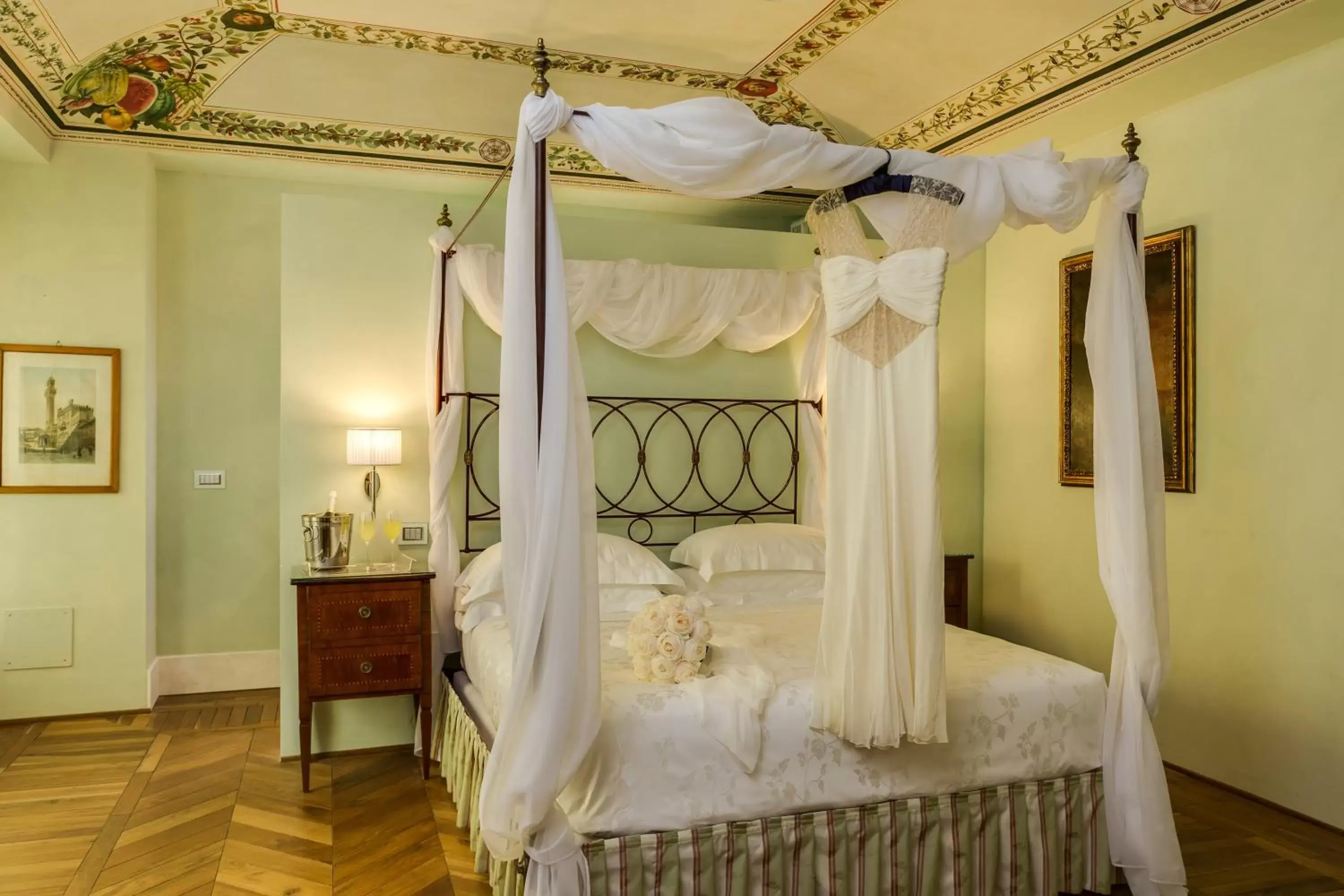 Bed in Relais degli Angeli Residenza d'Epoca