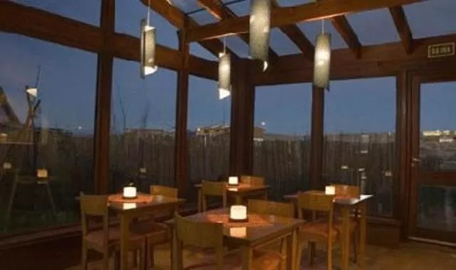 Lounge or bar in Hosteria Roblesur