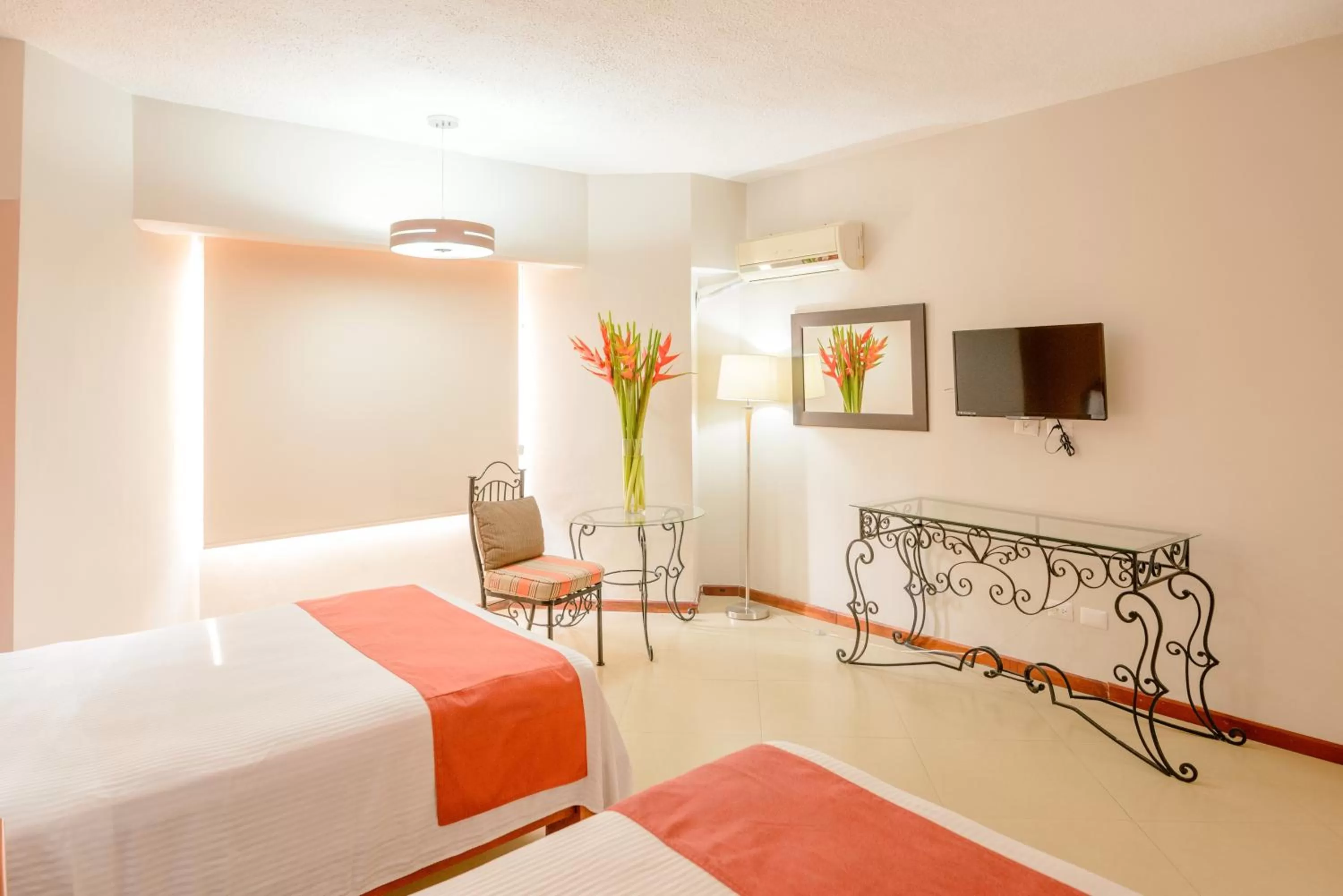 Photo of the whole room, Bed in Hotel Loma Real