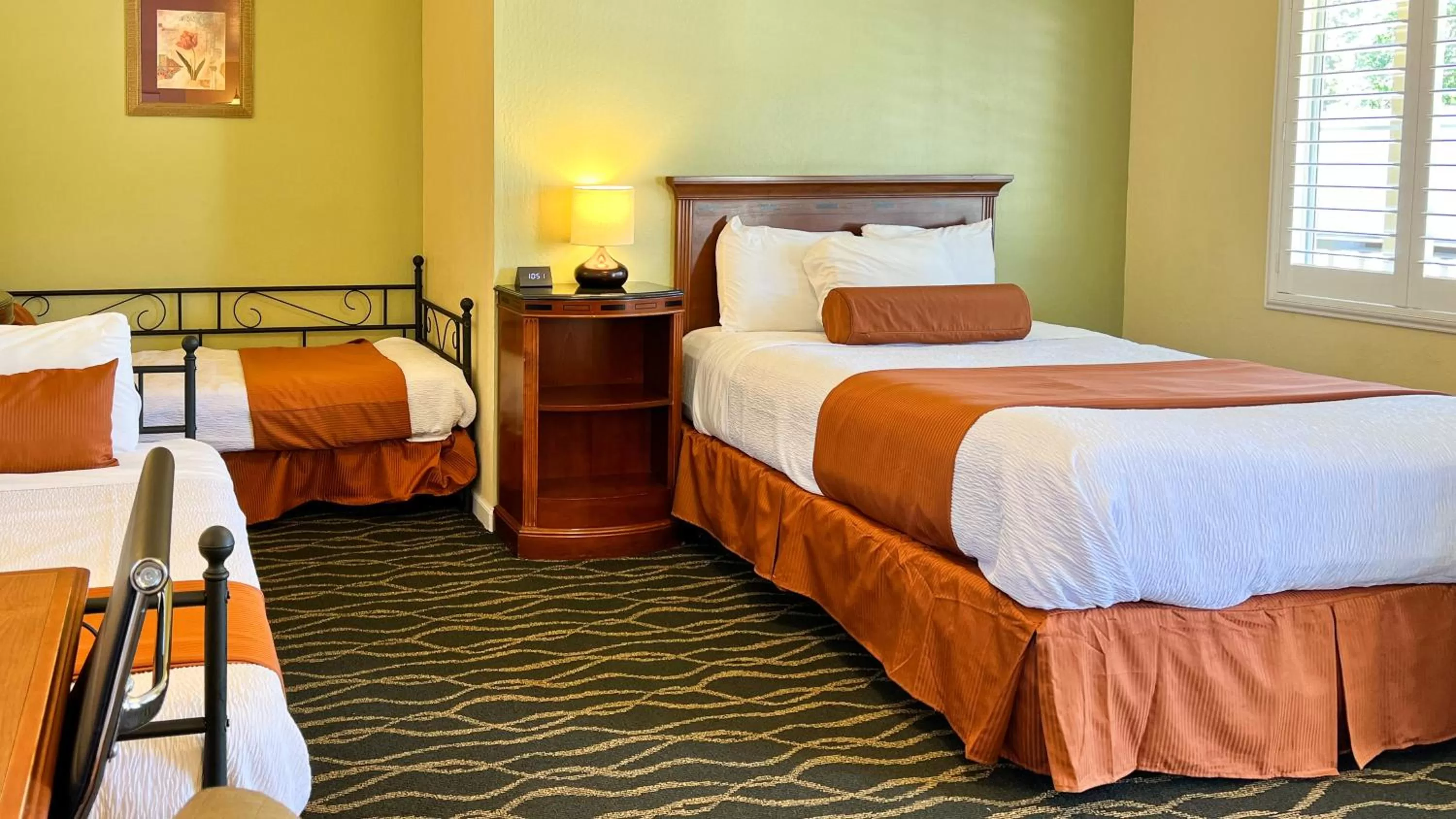 View (from property/room), Bed in The Old West Inn