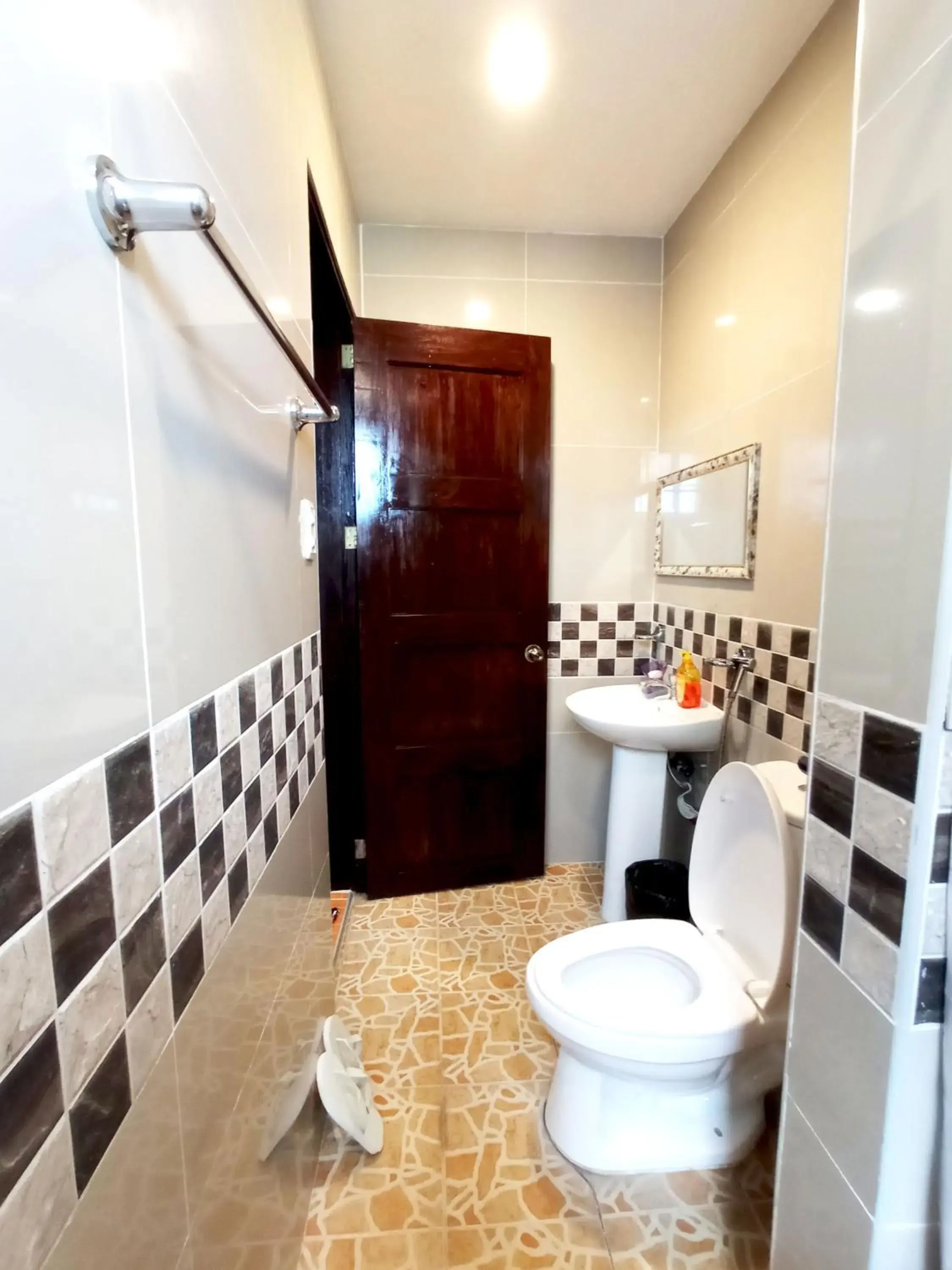 Bathroom in B&J Guesthouse Tagbilaran