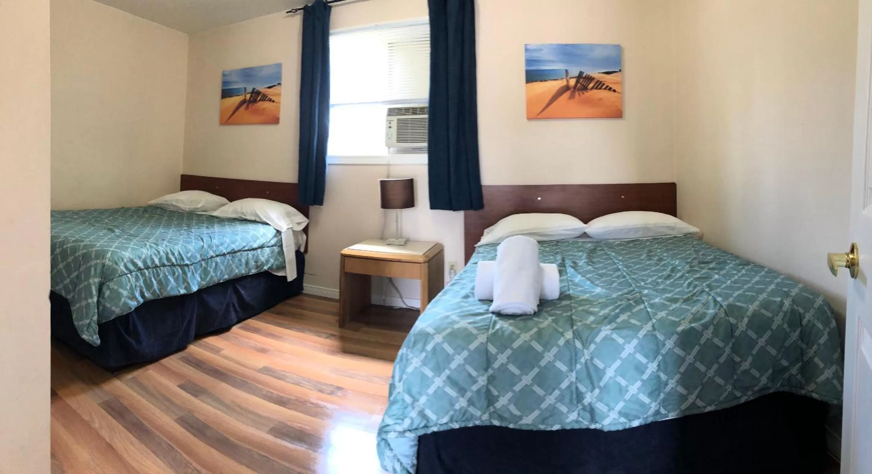 Bed in Wasaga Motel Inn