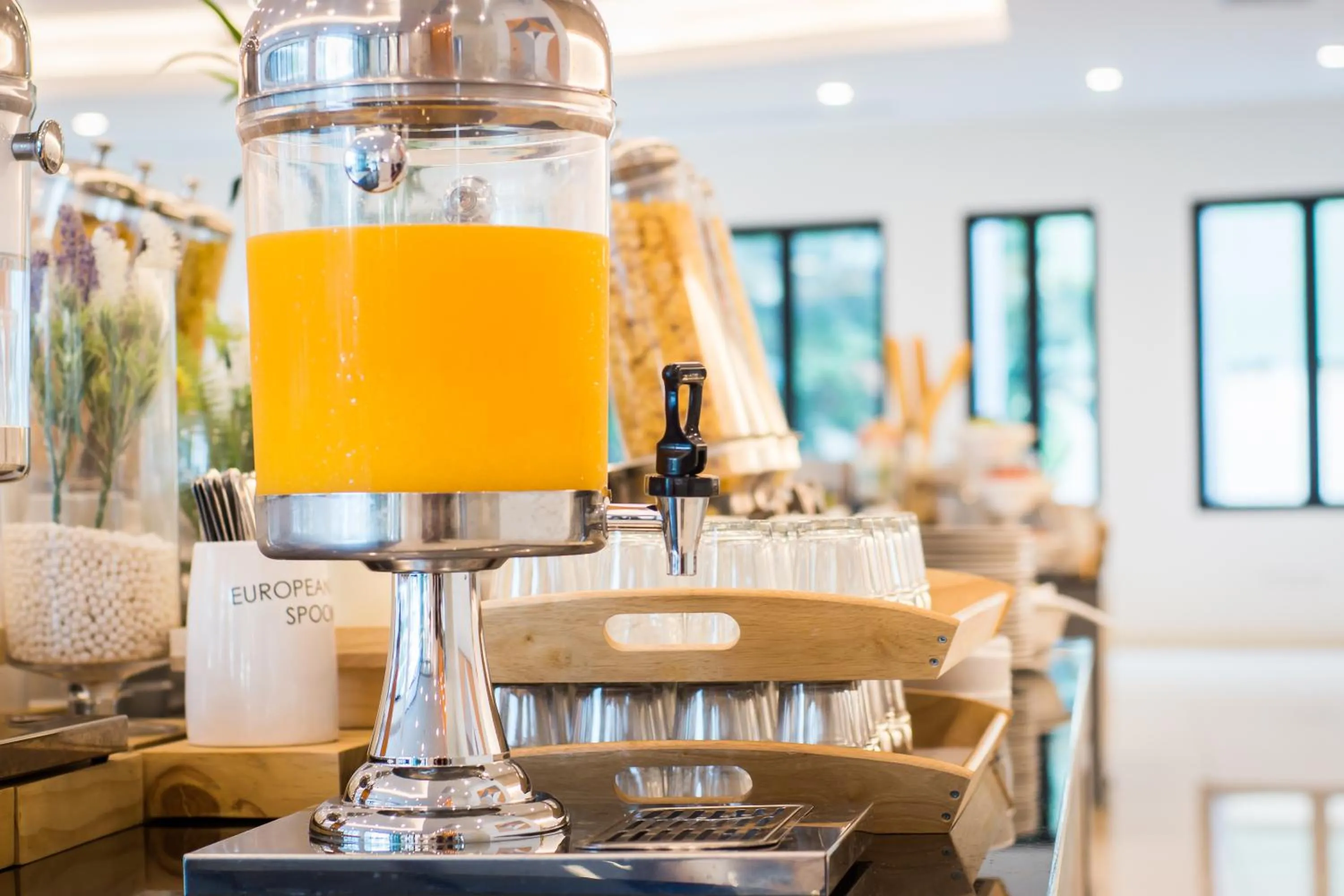 Restaurant/places to eat in Hotel J Residence Pattaya