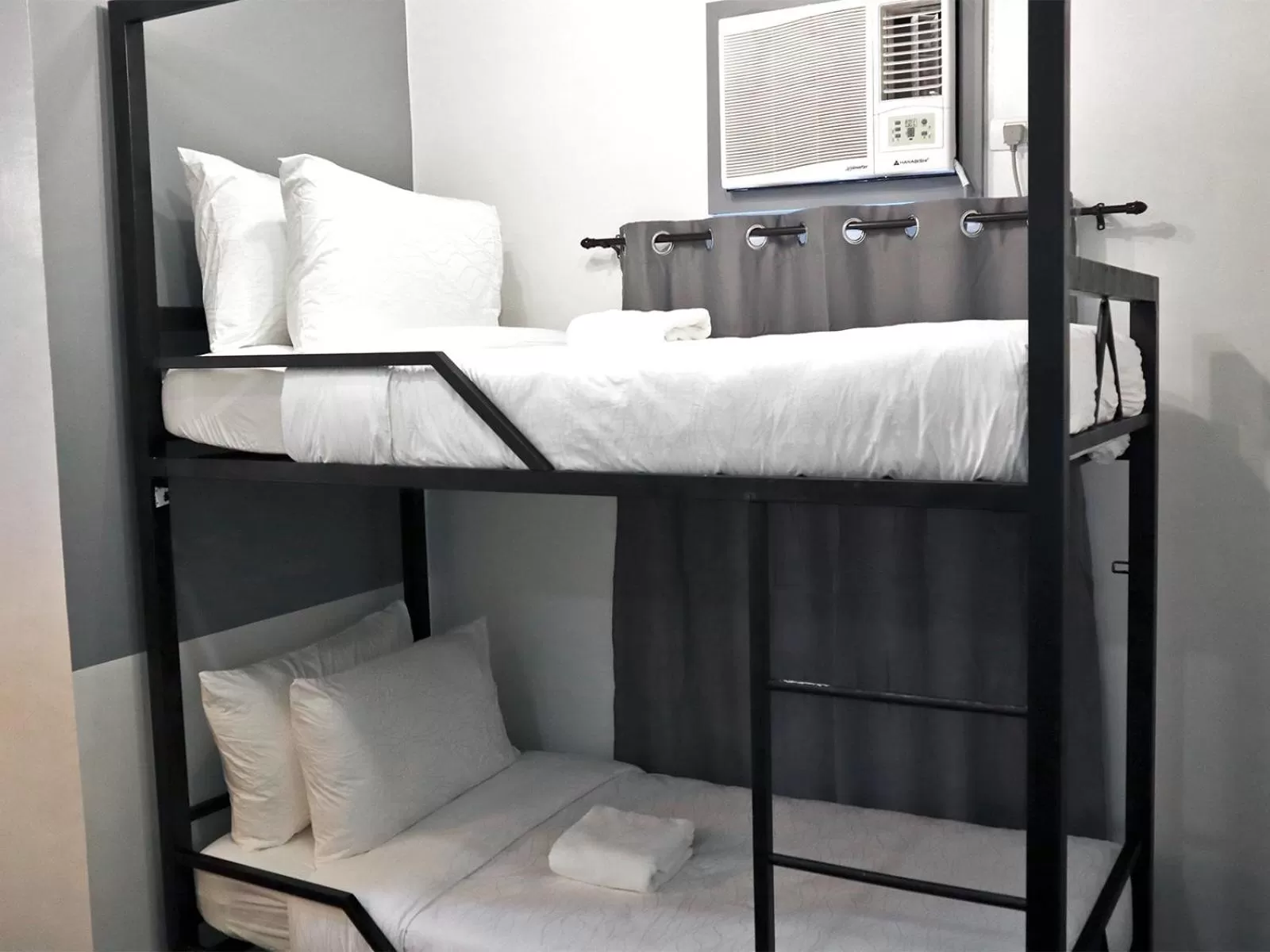 Bed in mySTAY Hotel BGC North