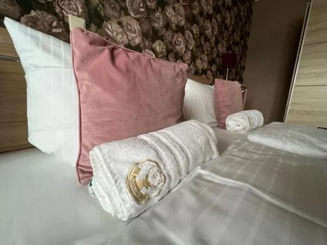 Bed in Hotel Rehkitz