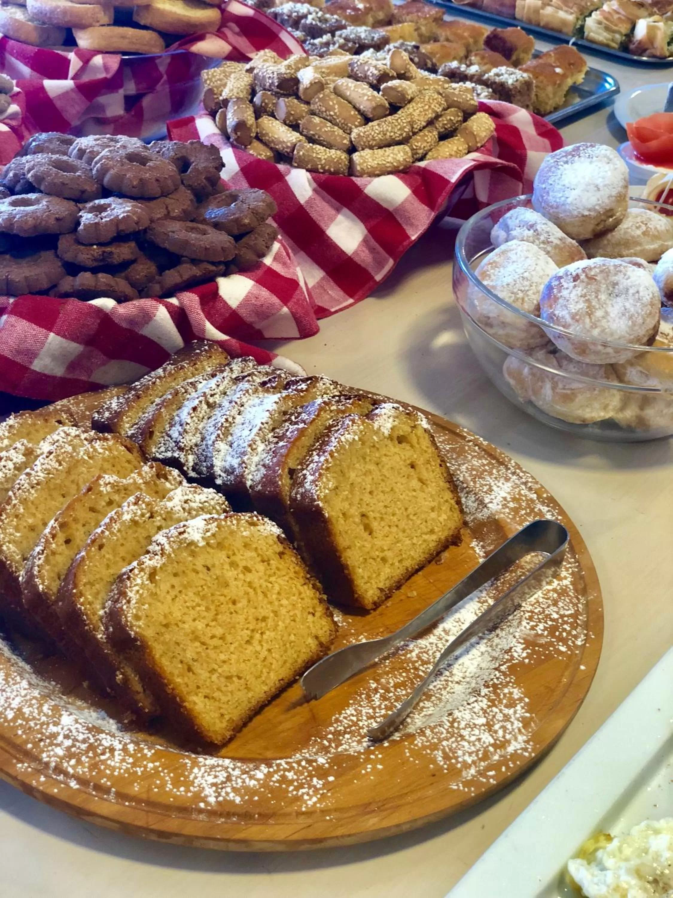 Buffet breakfast in Fedriades Delphi Hotel