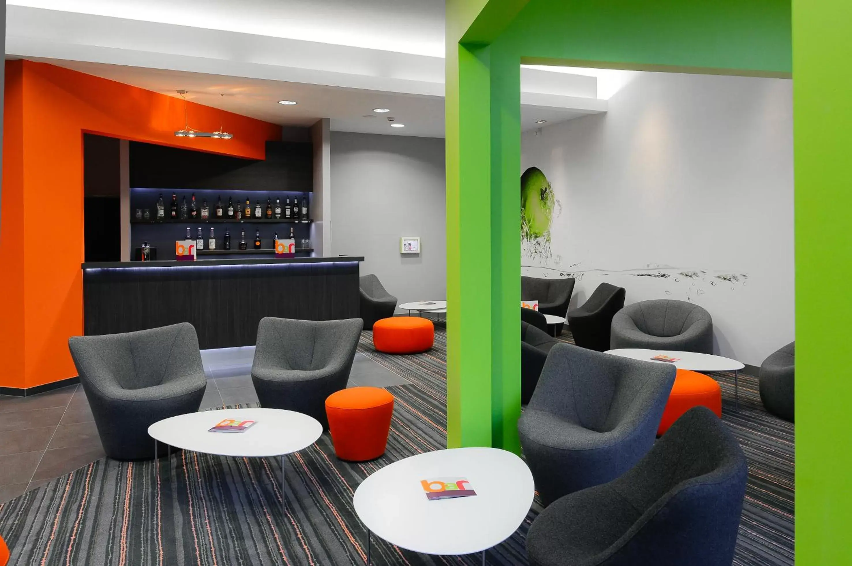 Lounge or bar, Lounge/Bar in ibis Styles Caen centre gare