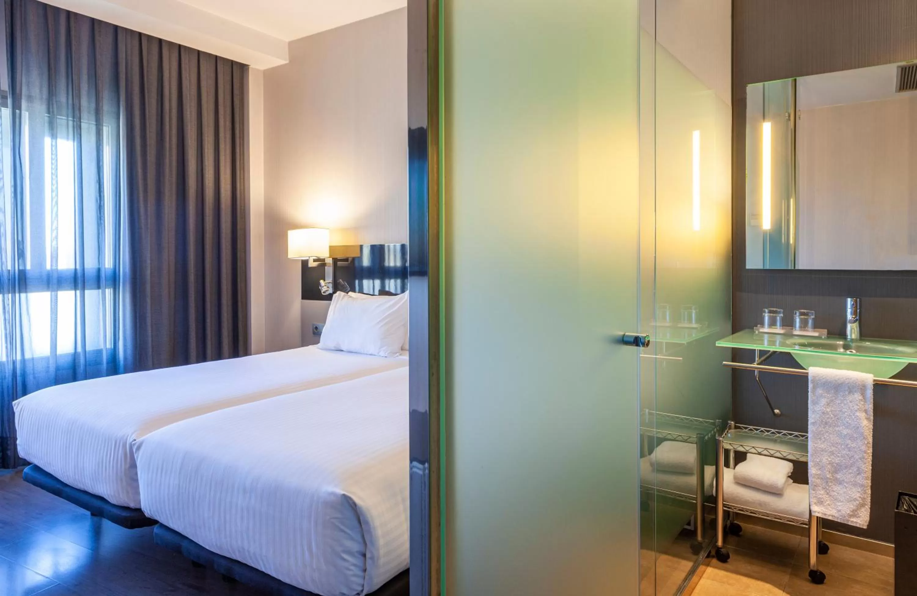 Photo of the whole room, Bed in Porcel Torneo