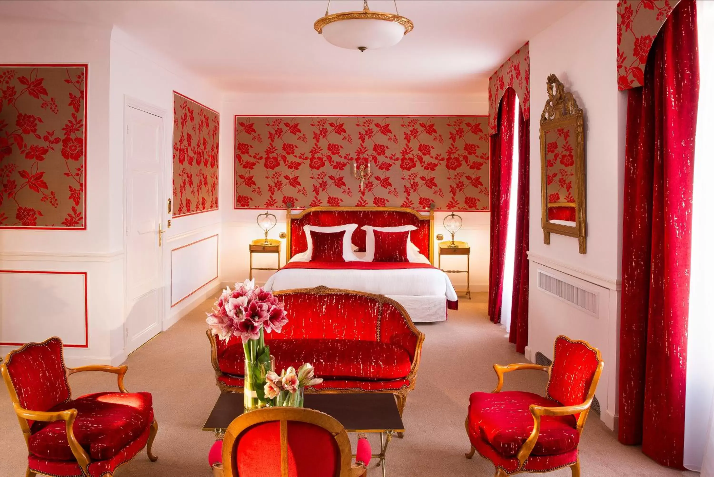 Bedroom, Bed in Hotel Le Negresco