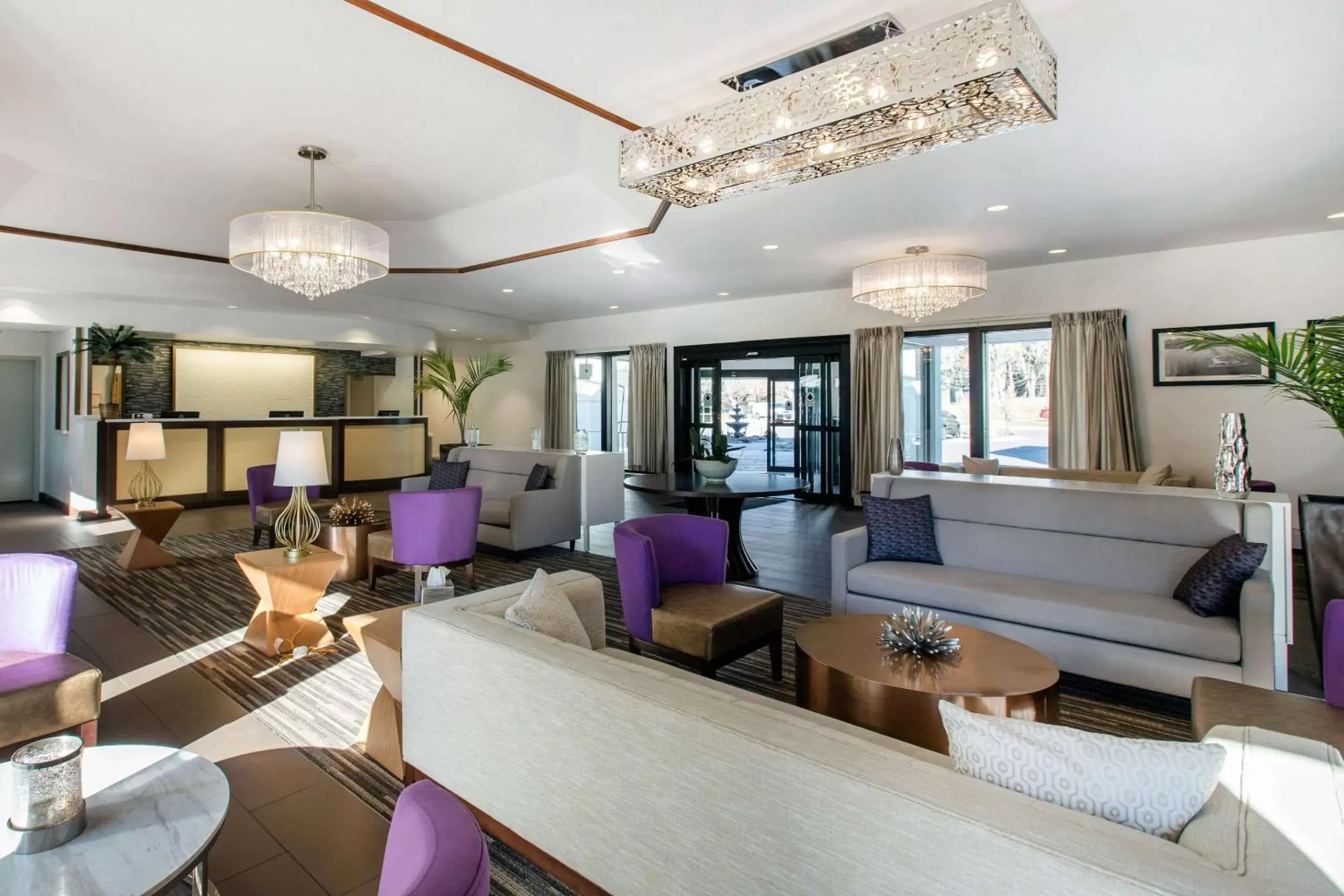 Lobby or reception, Lounge/Bar in Radisson Hotel Grand Rapids Riverfront