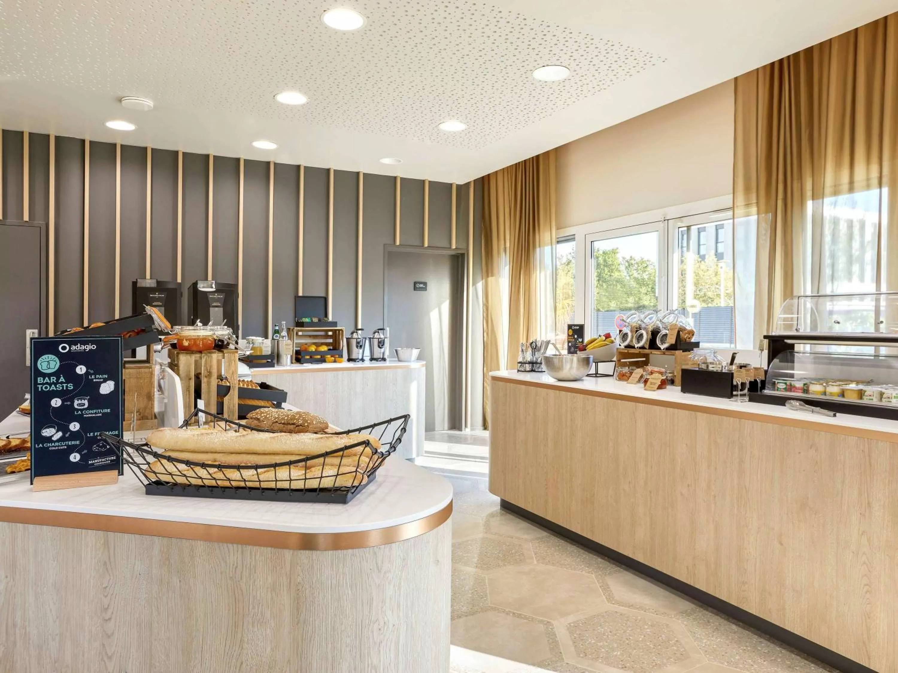 Restaurant/places to eat in Aparthotel &amp; Spa Adagio Vannes