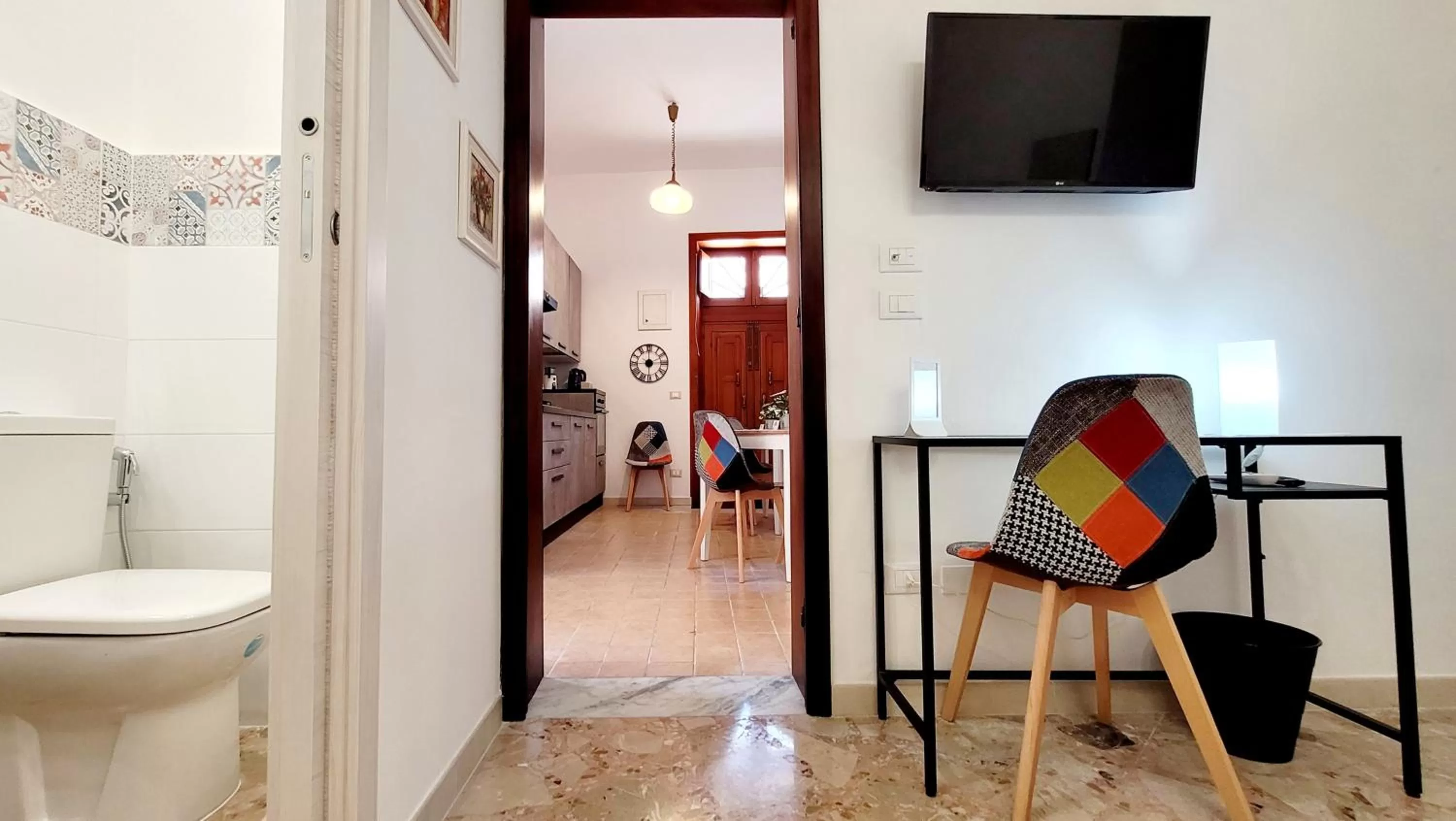 TV and multimedia in Zanzi 's Charming Rooms