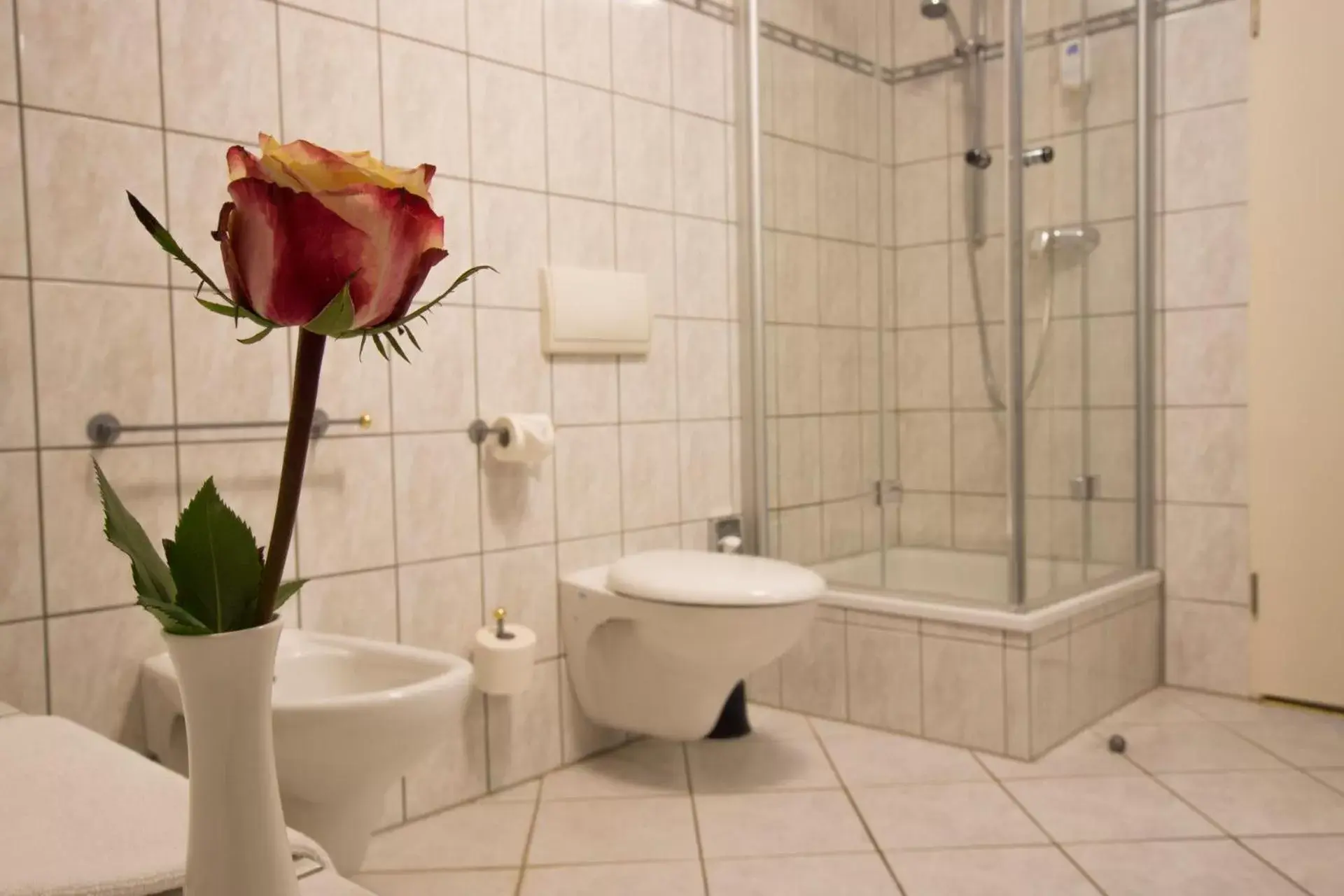 Bathroom in Hotel am Luisenplatz