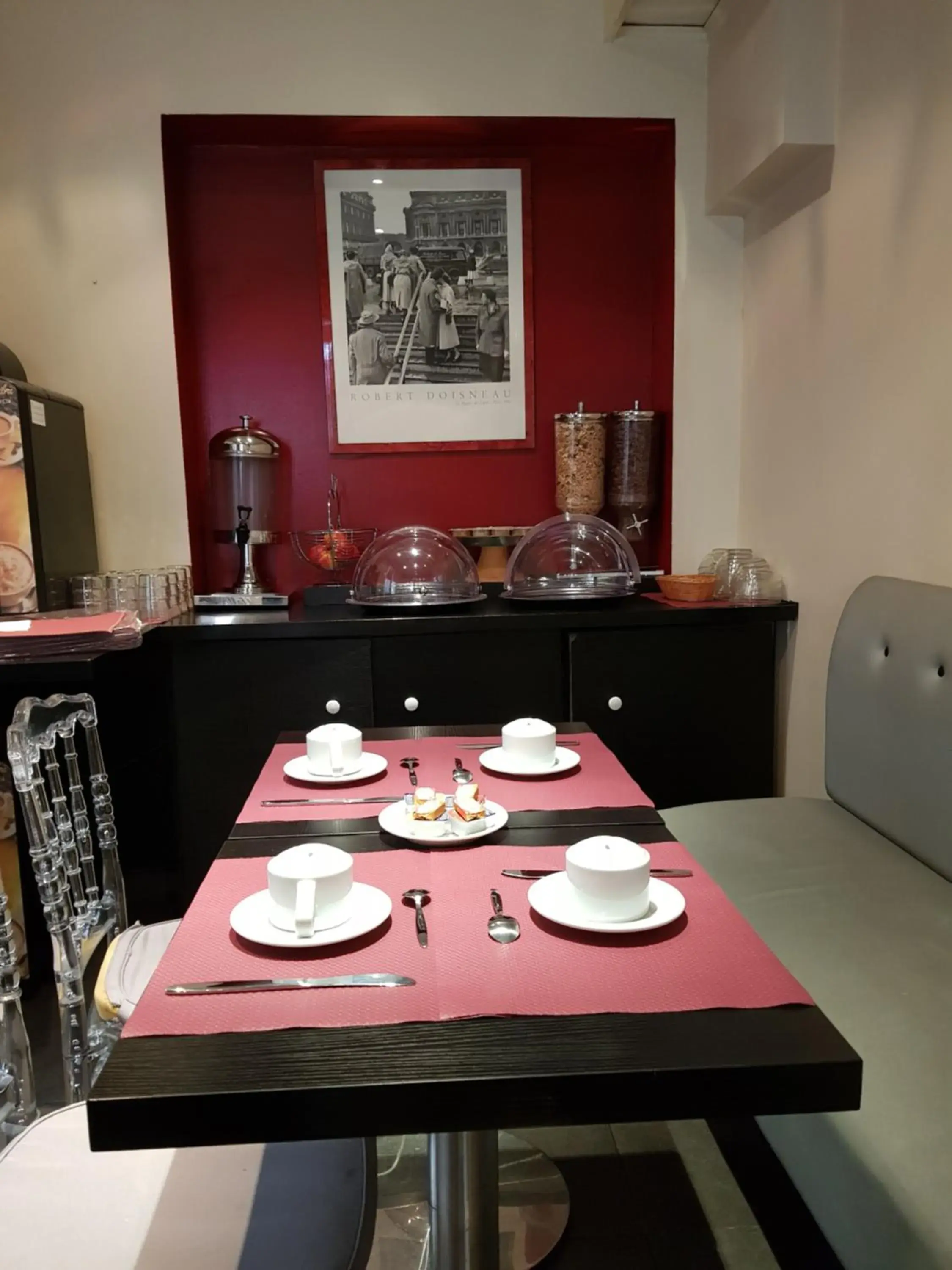 Breakfast, Restaurant/Places to Eat in Hôtel D'Anjou