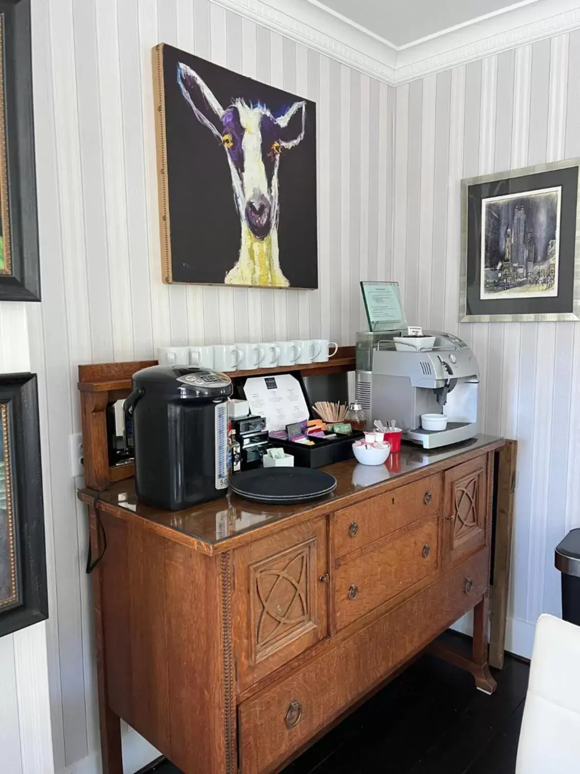 Dining area in The Platinum Pebble Boutique Inn - Adults Only Property