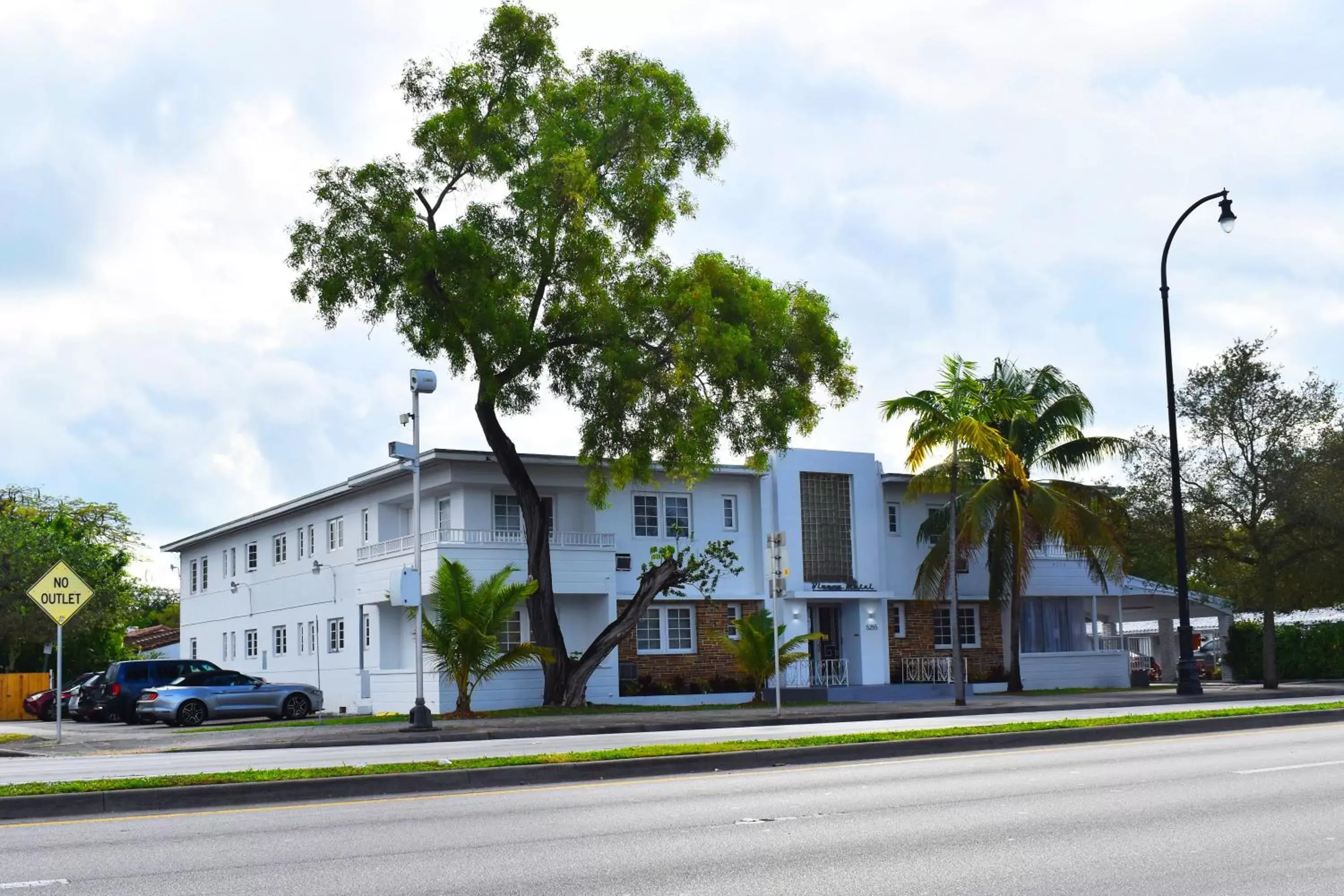 Street view, Property Building in Travelodge by Wyndham Miami Biscayne Bay