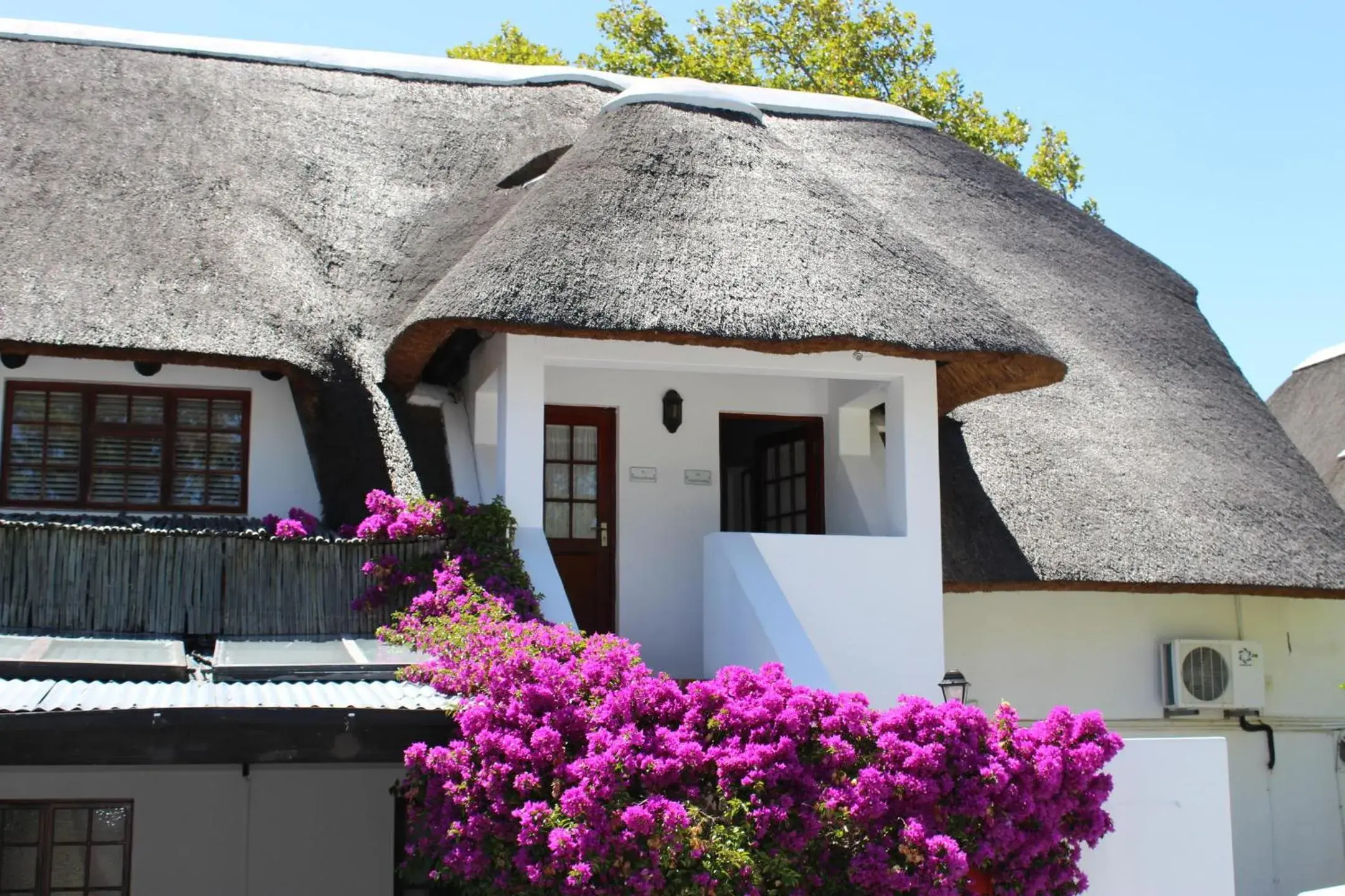 Facade/entrance, Property Building in Wedgeview Country House & Spa