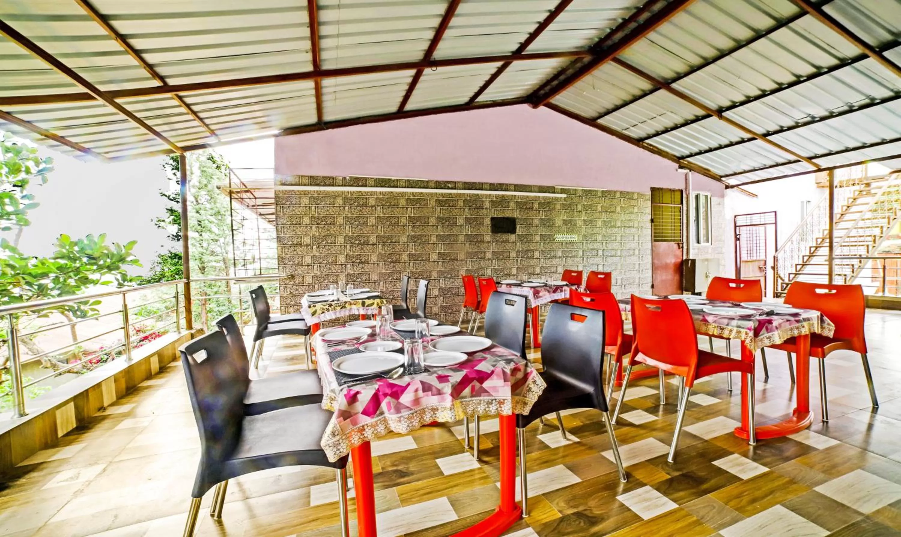 Restaurant/places to eat in Treebo Balaji Excellency with Pool & Spa