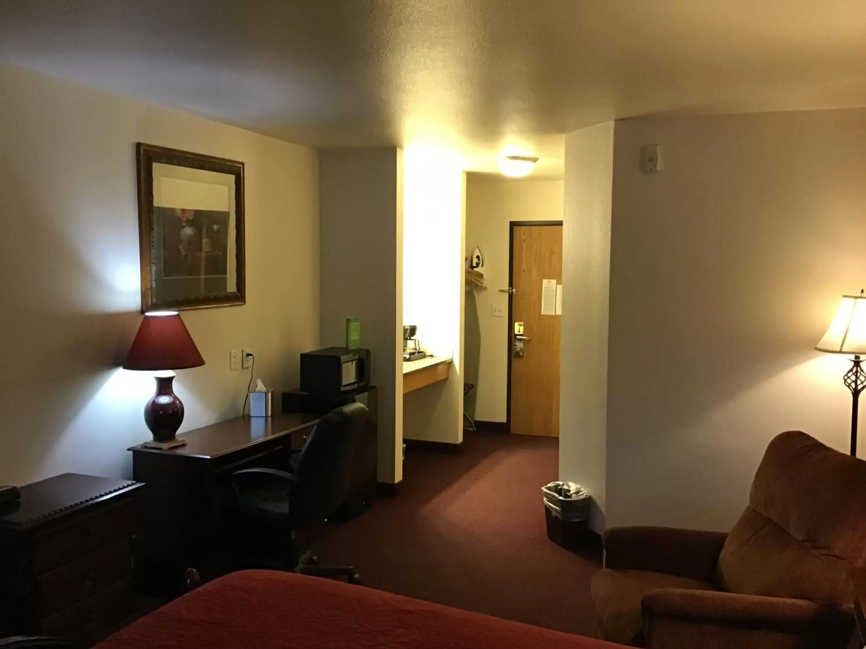 Seating Area in Super 8 by Wyndham Rexburg