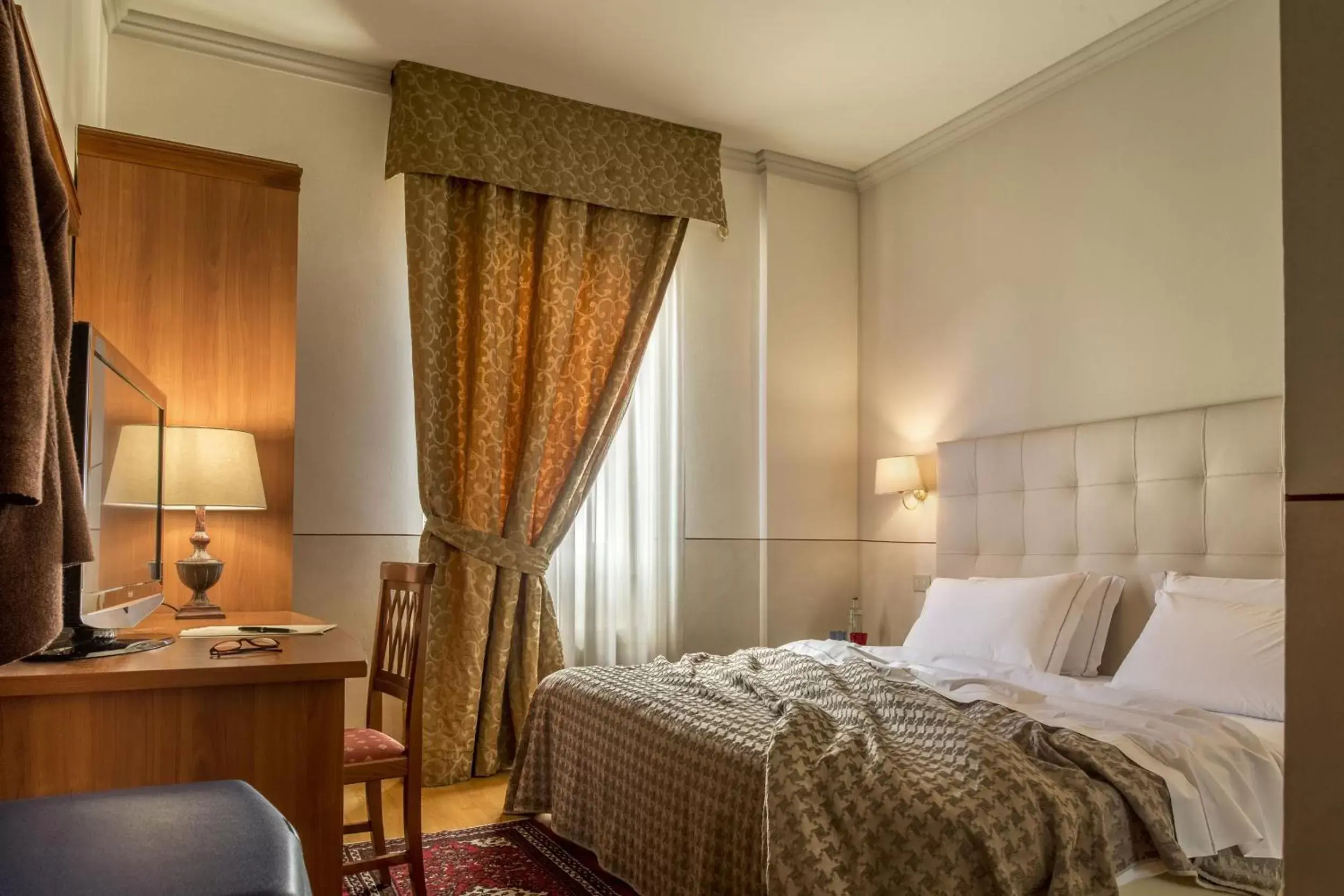 Photo of the whole room, Bed in Hotel Ambasciatori