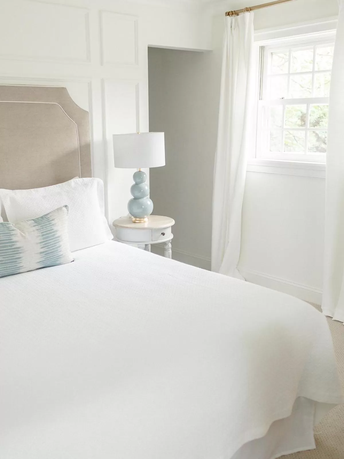 Bed in Fairville Inn