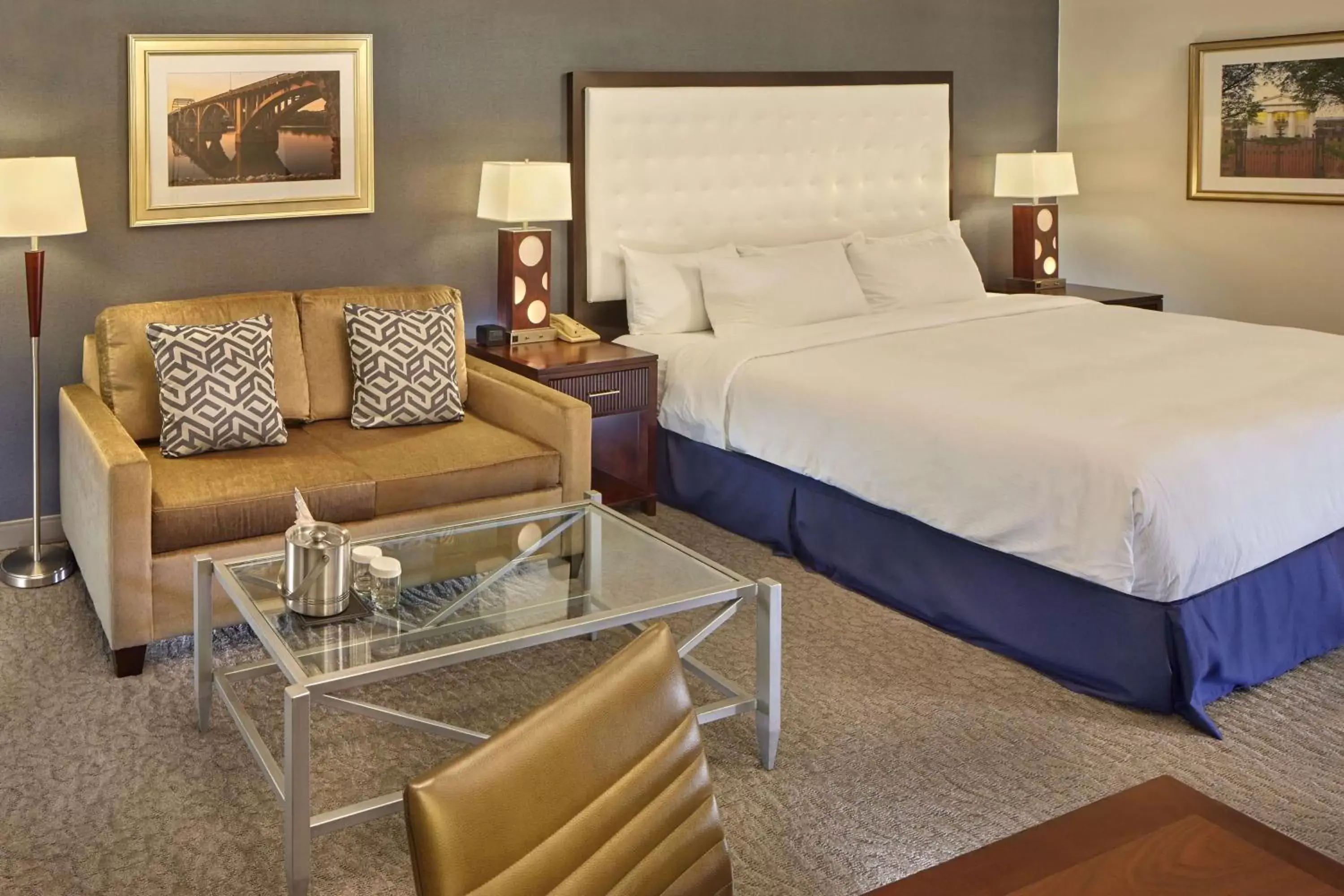Bed in DoubleTree by Hilton Little Rock