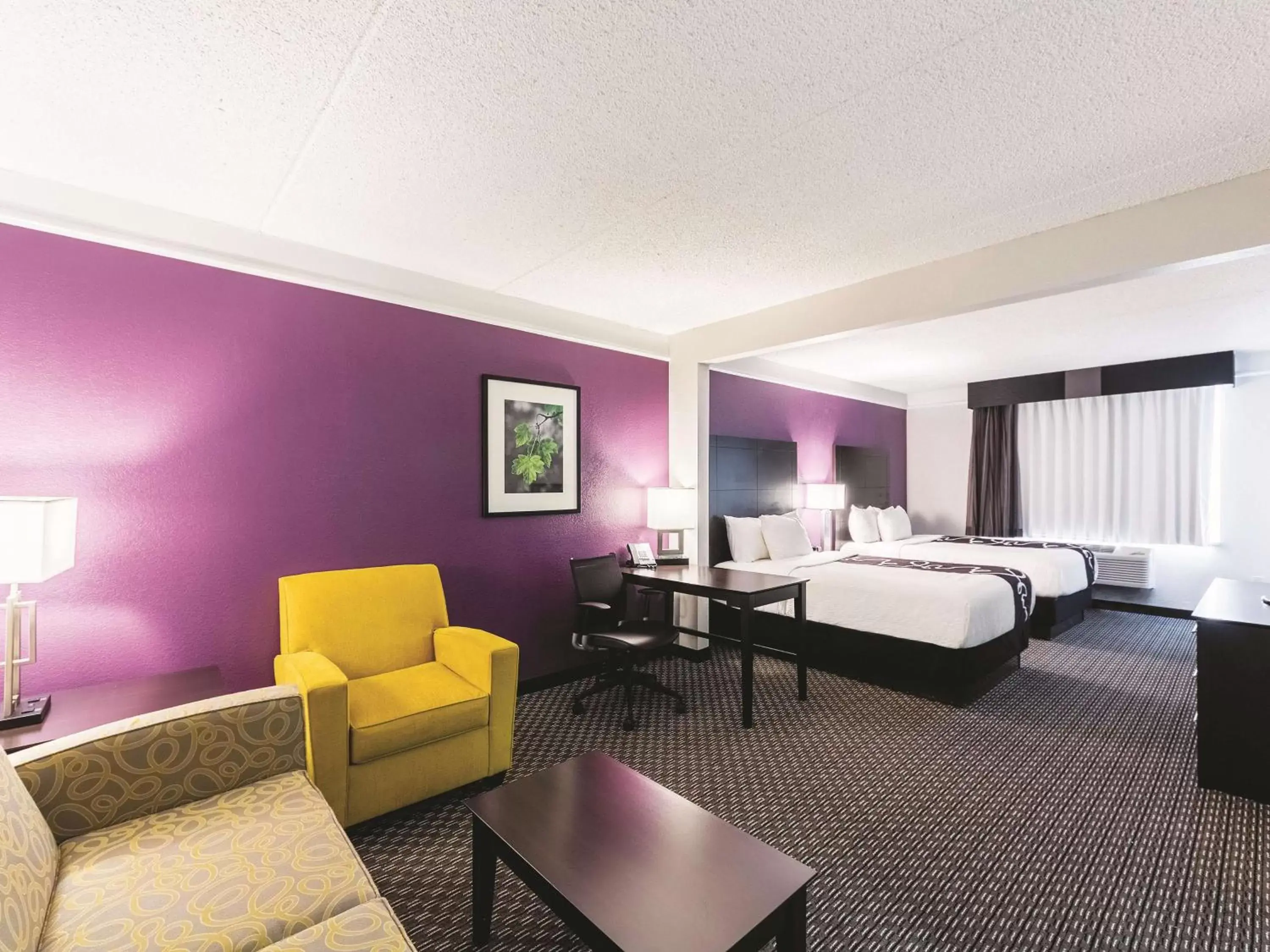 Photo of the whole room in La Quinta Inn & Suites by Wyndham San Antonio Downtown