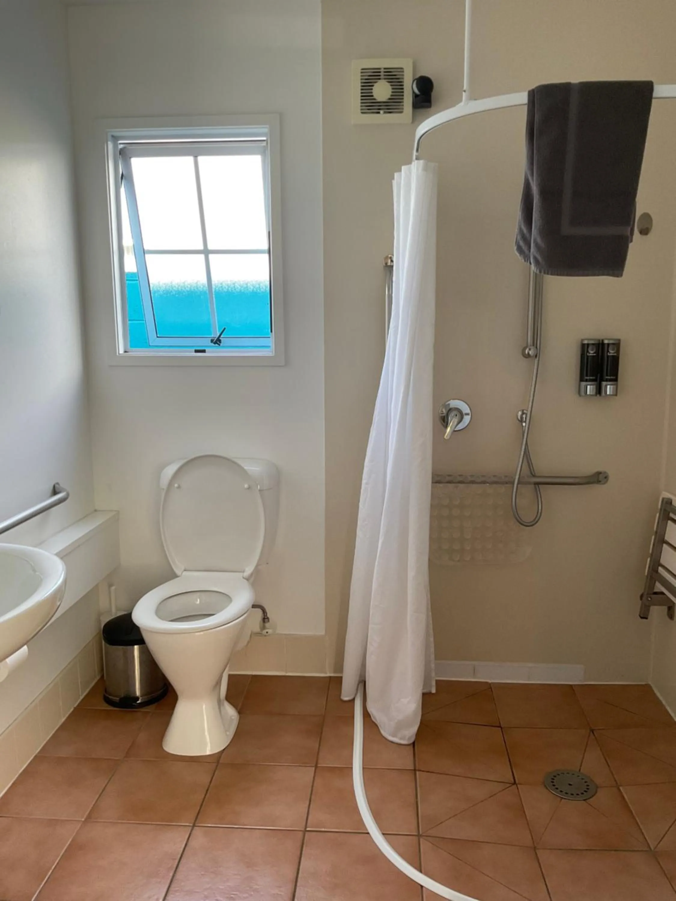 Bathroom in Albert Number 6