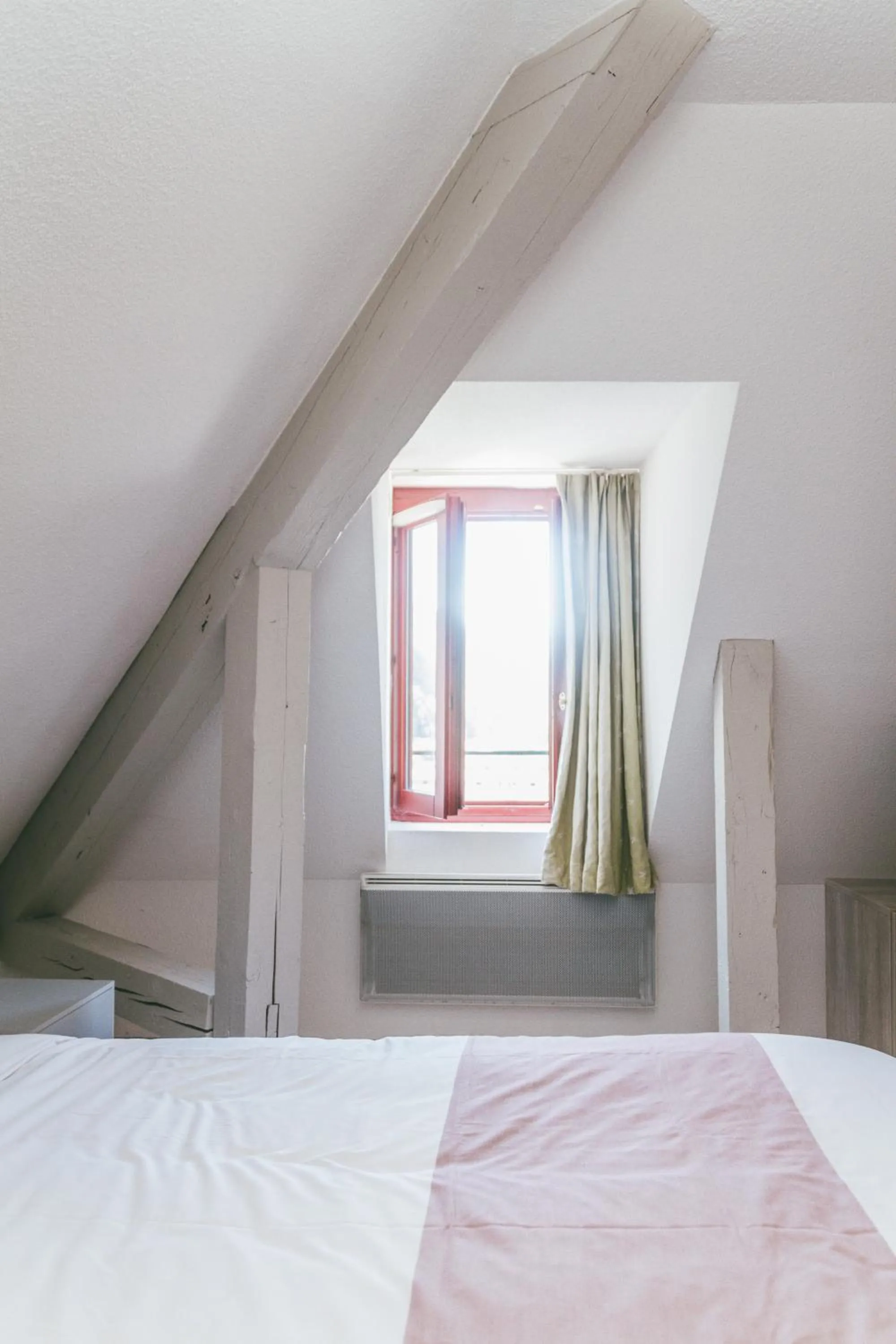 Bed in Terres de France - Appart'Hotel le Splendid