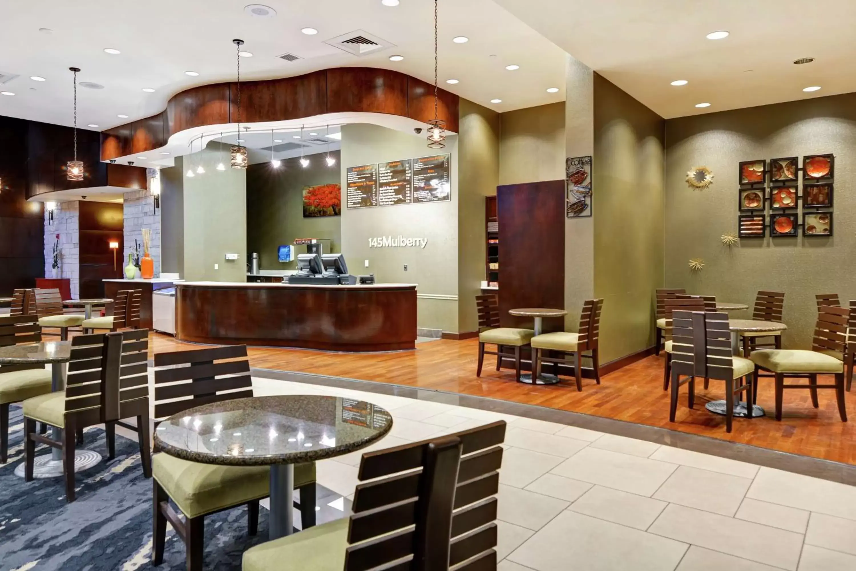 Restaurant/places to eat, Lounge/Bar in Embassy Suites Savannah Airport