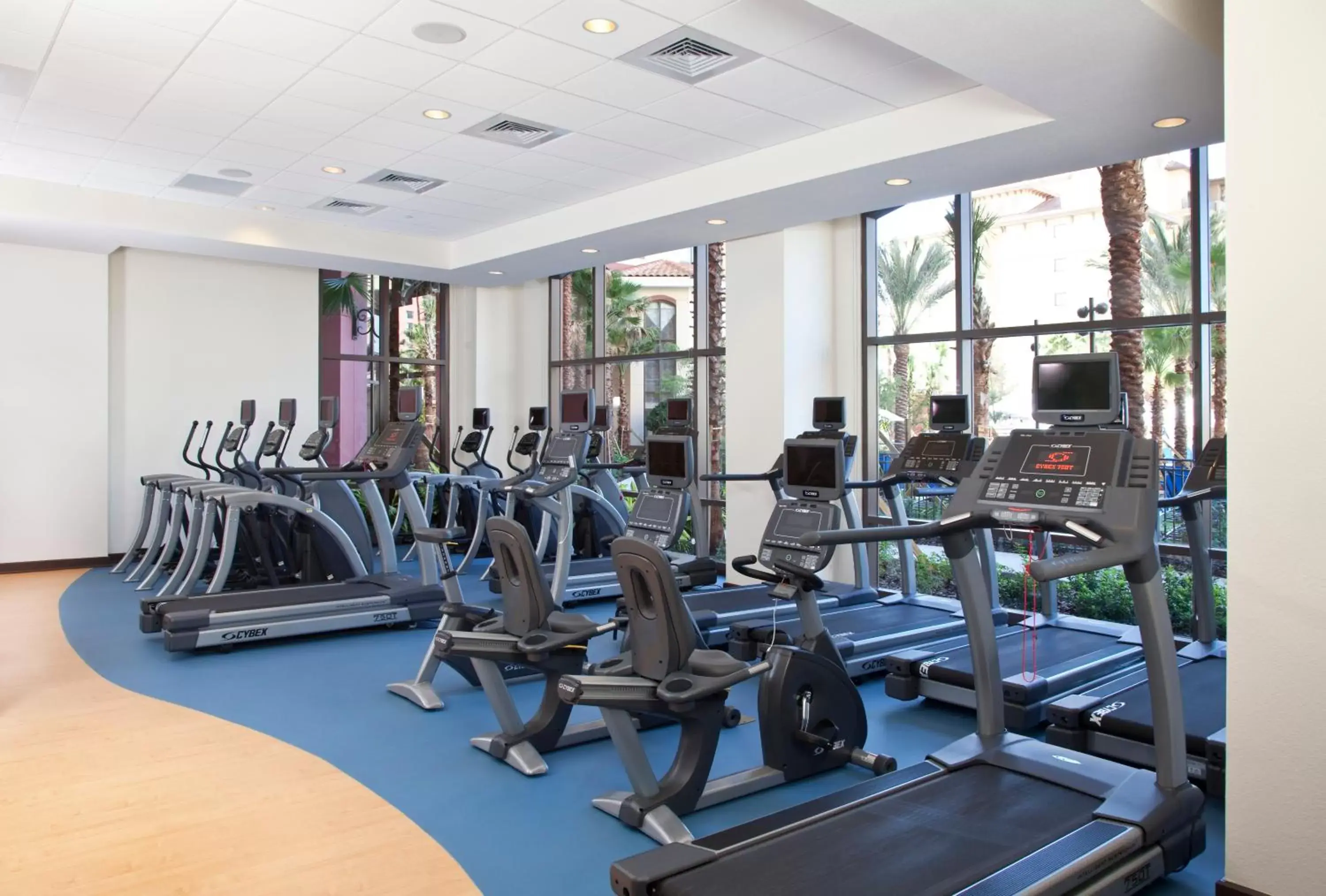 Lounge or bar, Fitness Center/Facilities in Wyndham Grand Orlando Resort Bonnet Creek