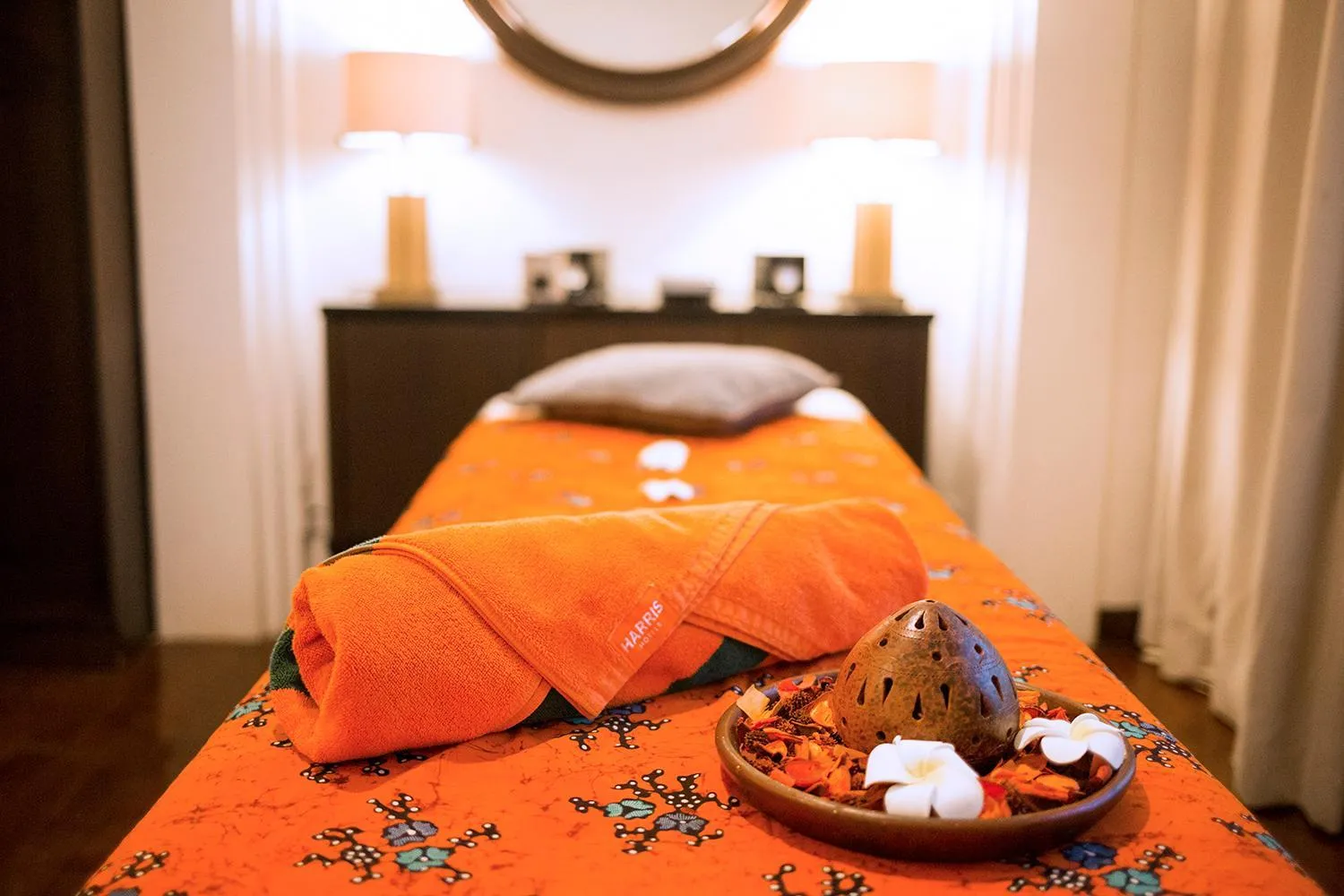 Spa and wellness centre/facilities, Bed in HARRIS Hotel & Conventions Malang