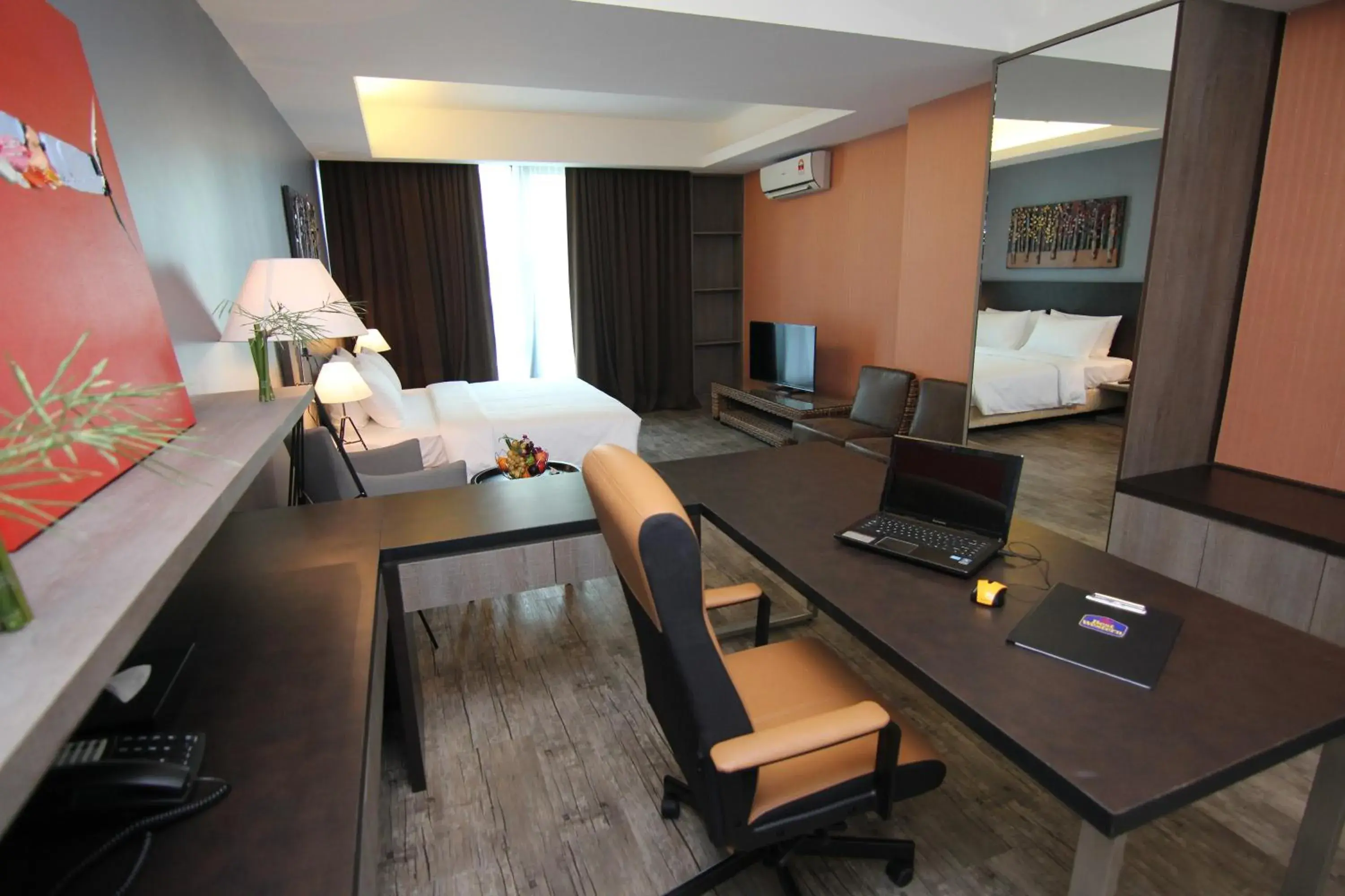 Seating area in Nexus Regency Suites & Hotel