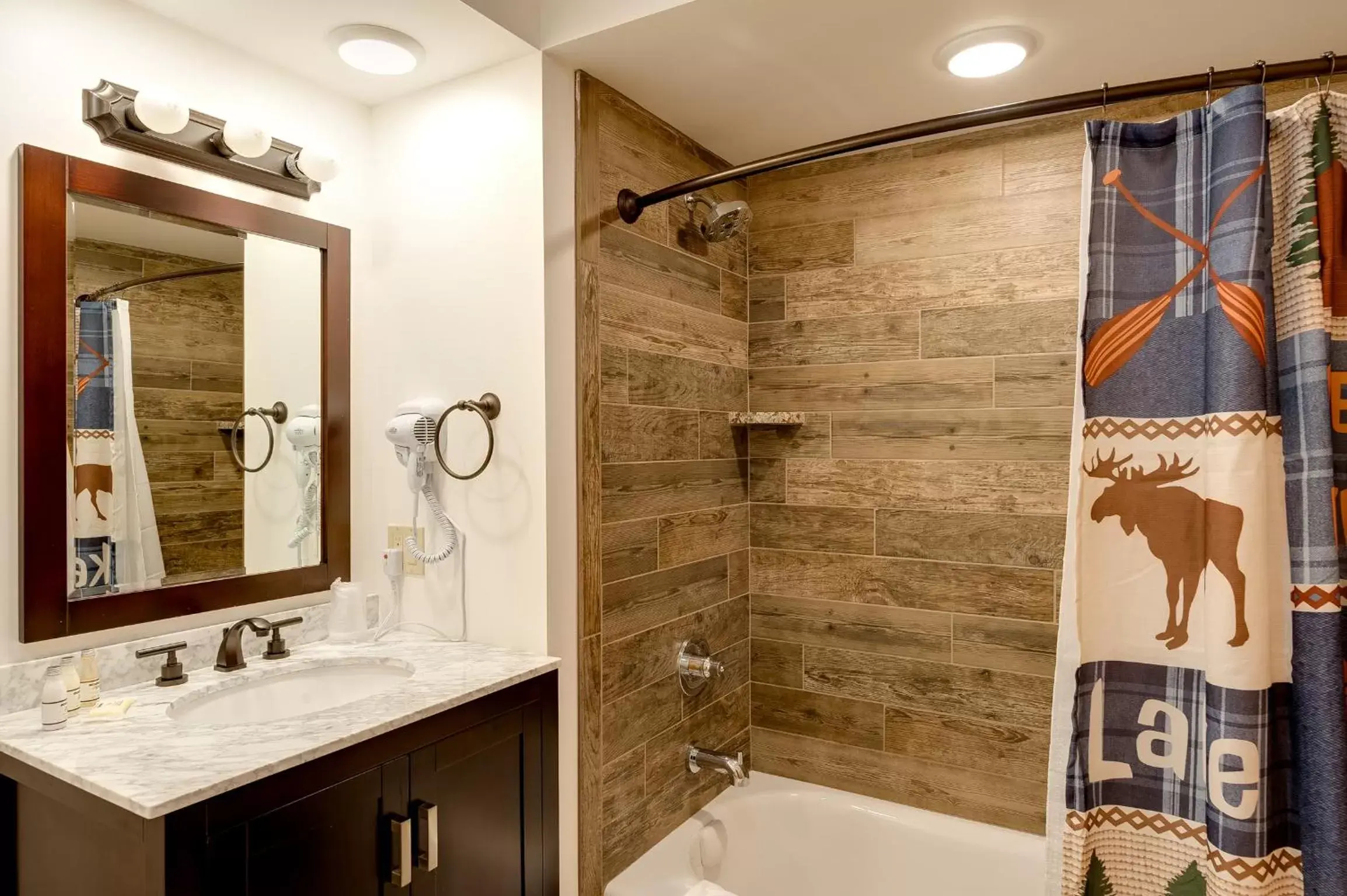 Bathroom in Cobble Mountain Lodge