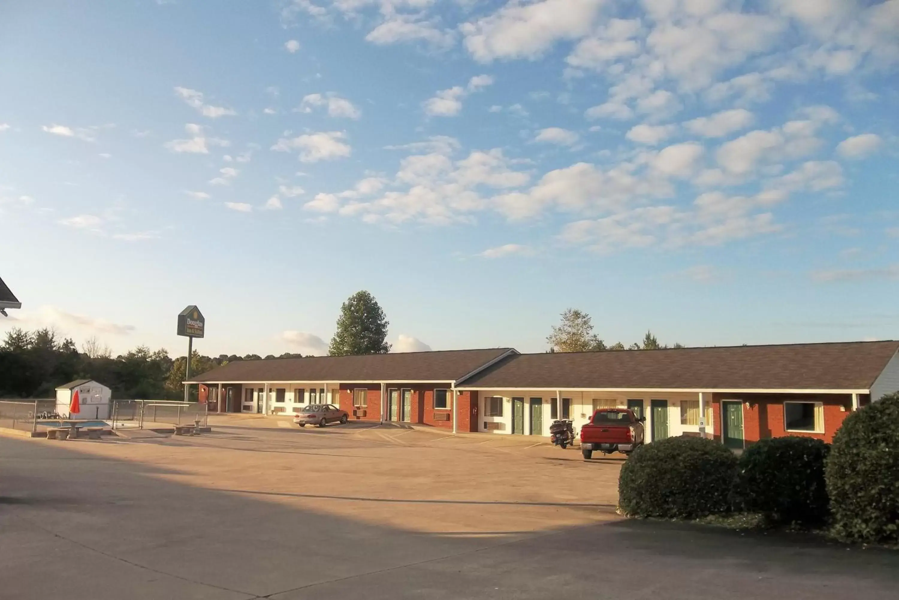 Bird's eye view, Property Building in Douglas Inn & Suites, Blue Ridge, GA