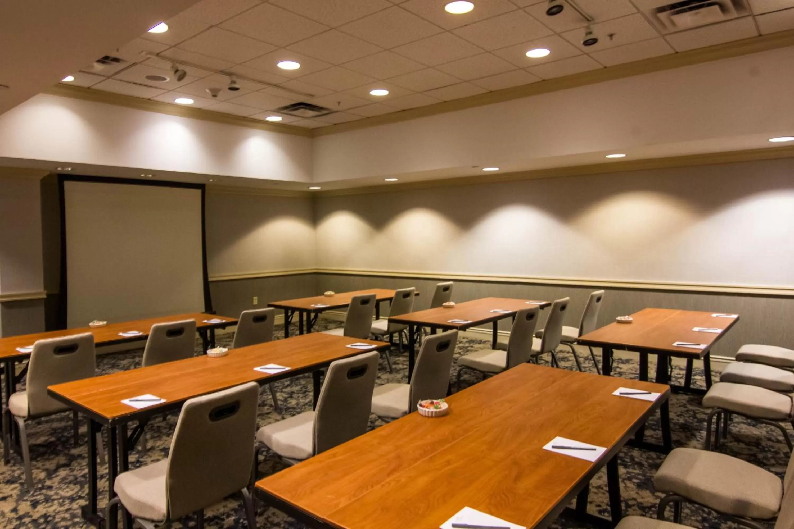 Meeting/conference room in Crowne Plaza Syracuse by IHG