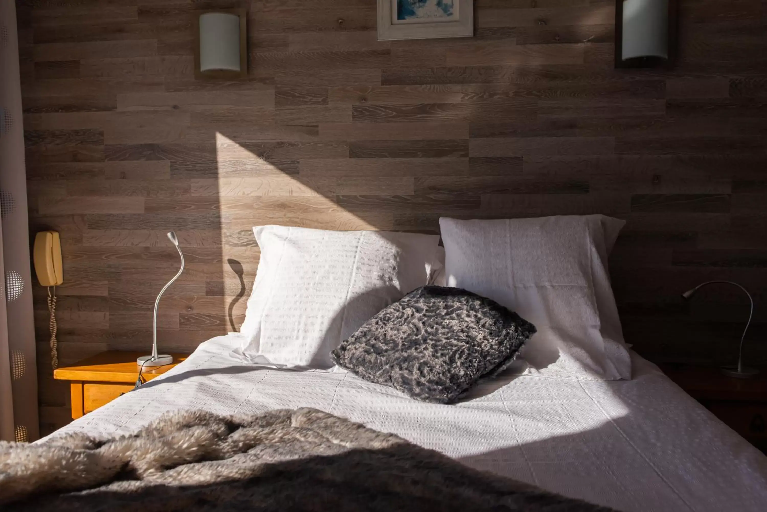 Bedroom, Bed in Hotel des Pyrénées