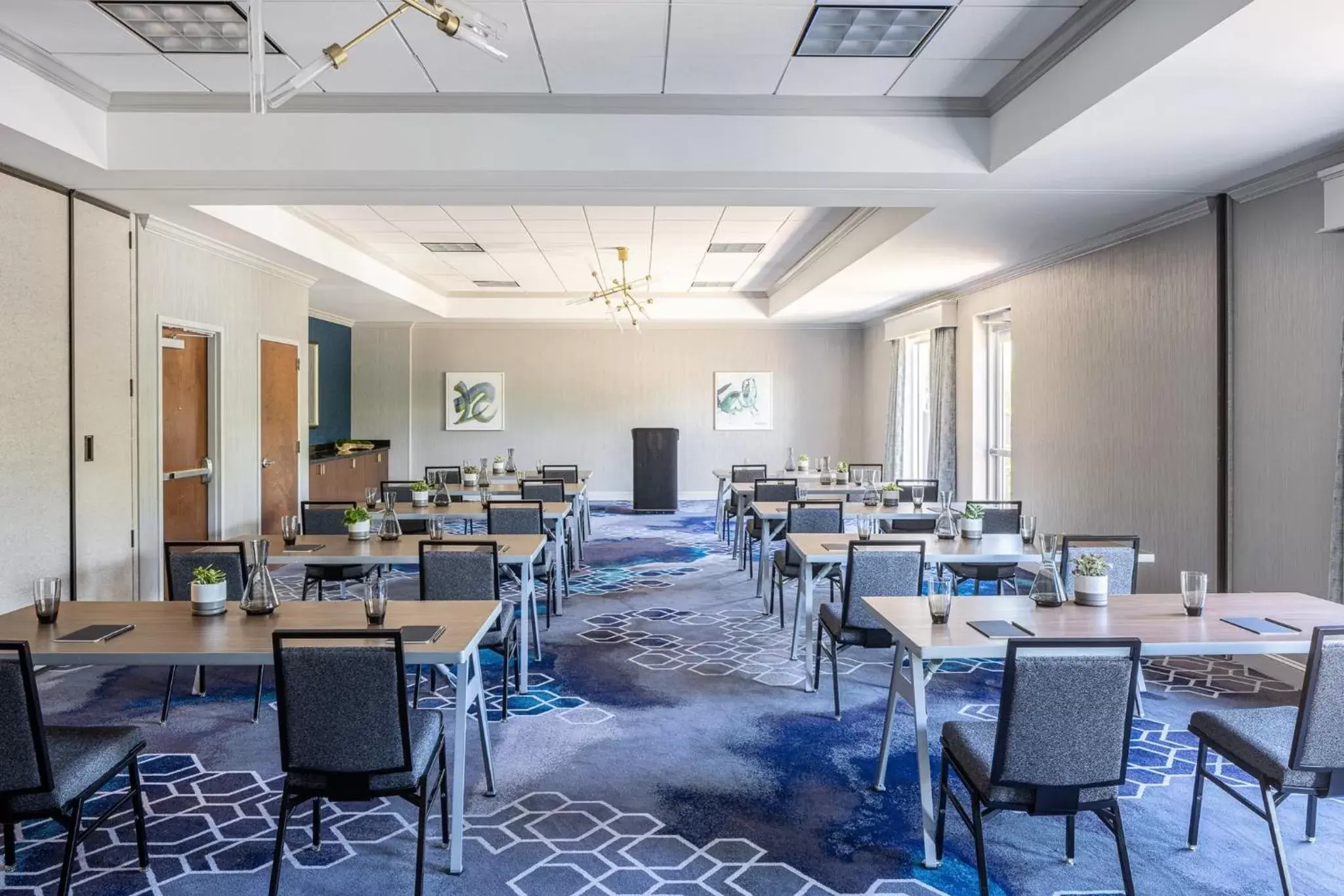 Meeting/conference room, Restaurant/Places to Eat in Crowne Plaza Fort Myers Gulf Coast, an IHG Hotel