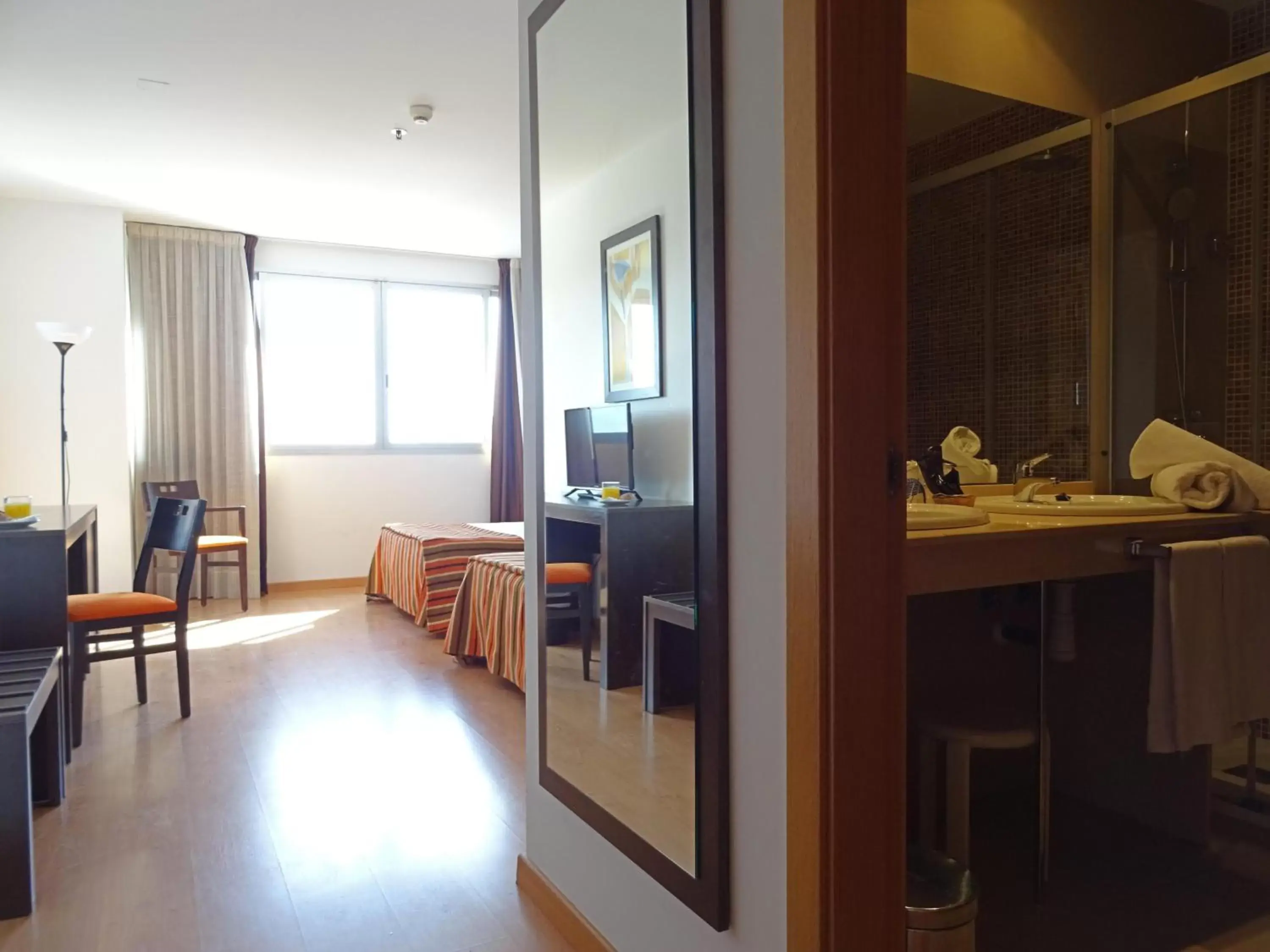 Photo of the whole room in La Estación Photo of the whole room in La Estación