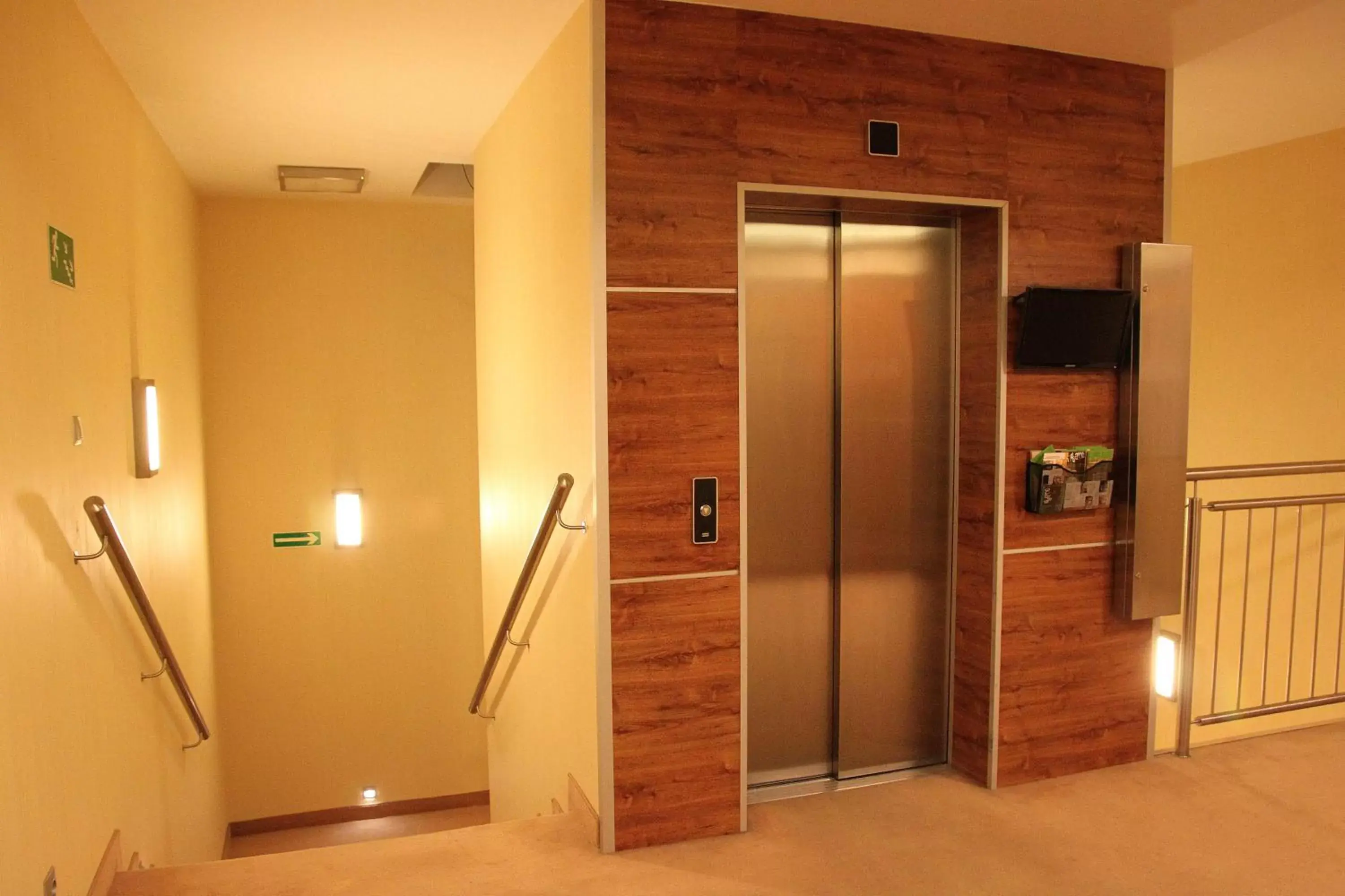 Area and facilities, Bathroom in Hotel Arena Expo