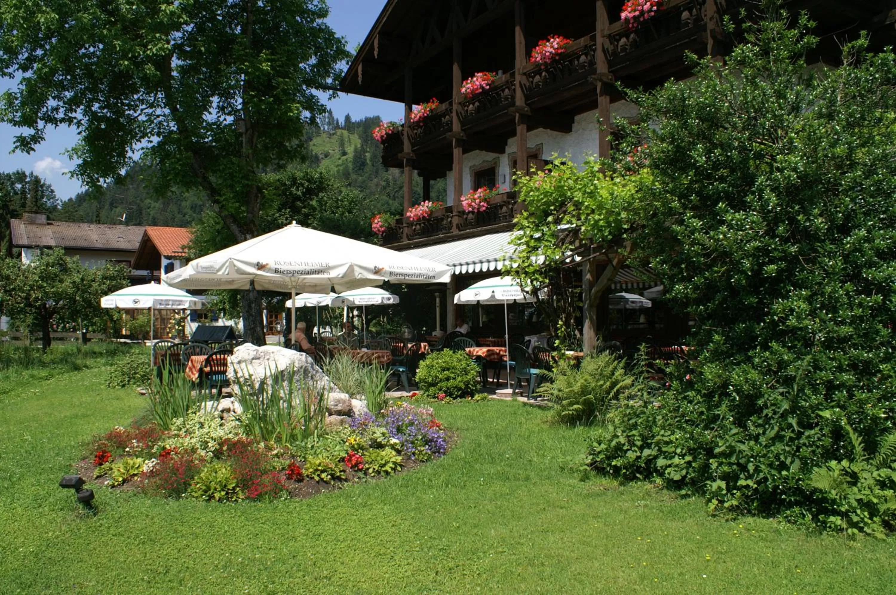 Garden view in Alpenhof Landhotel Restaurant