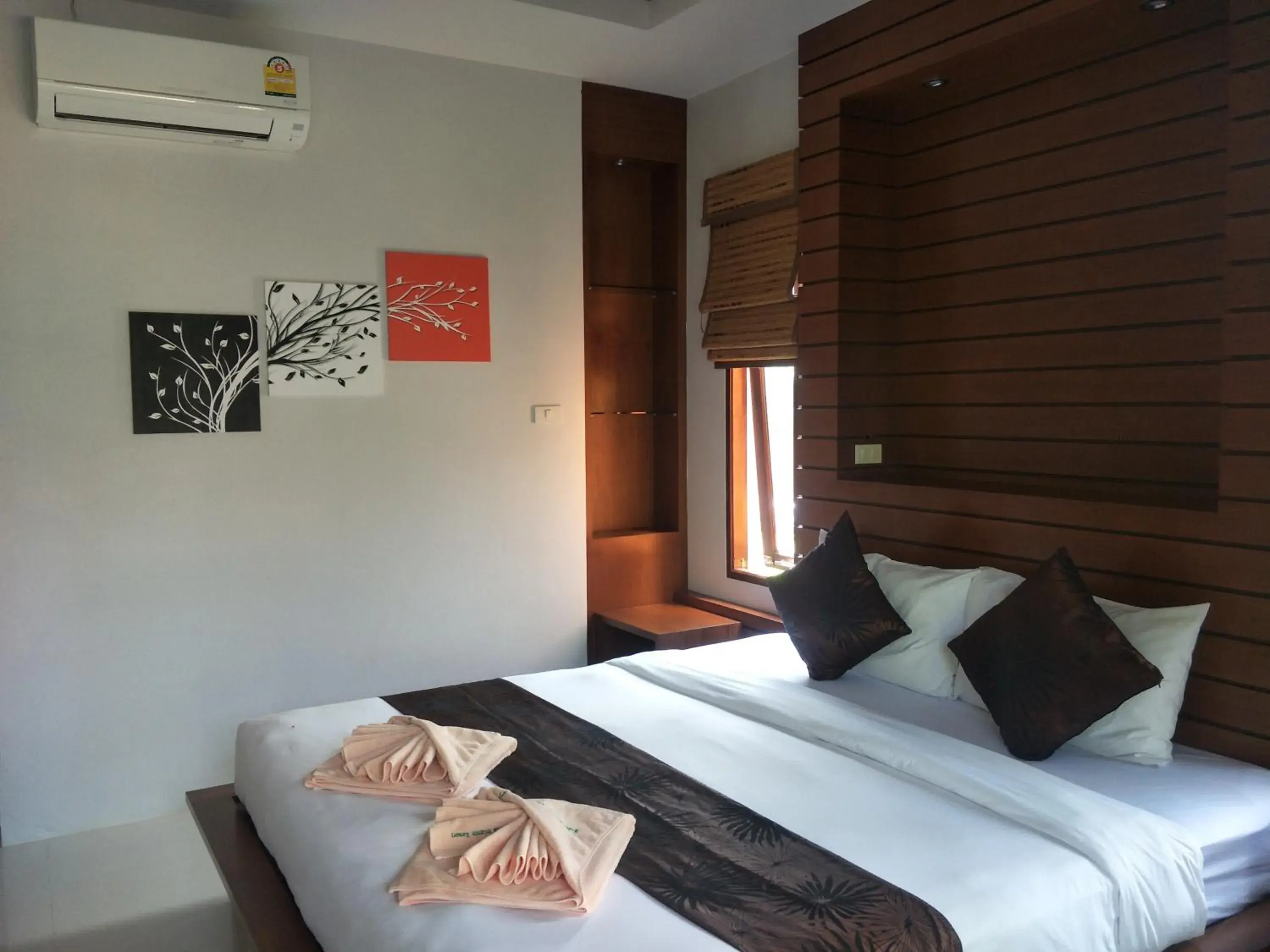 Photo of the whole room, Bed in Lanta Intanin Resort - SHA Extra Plus