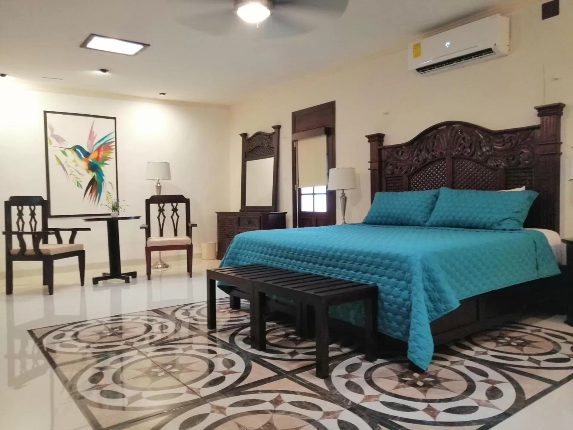 Bed, Seating Area in Casa San Roque Valladolid