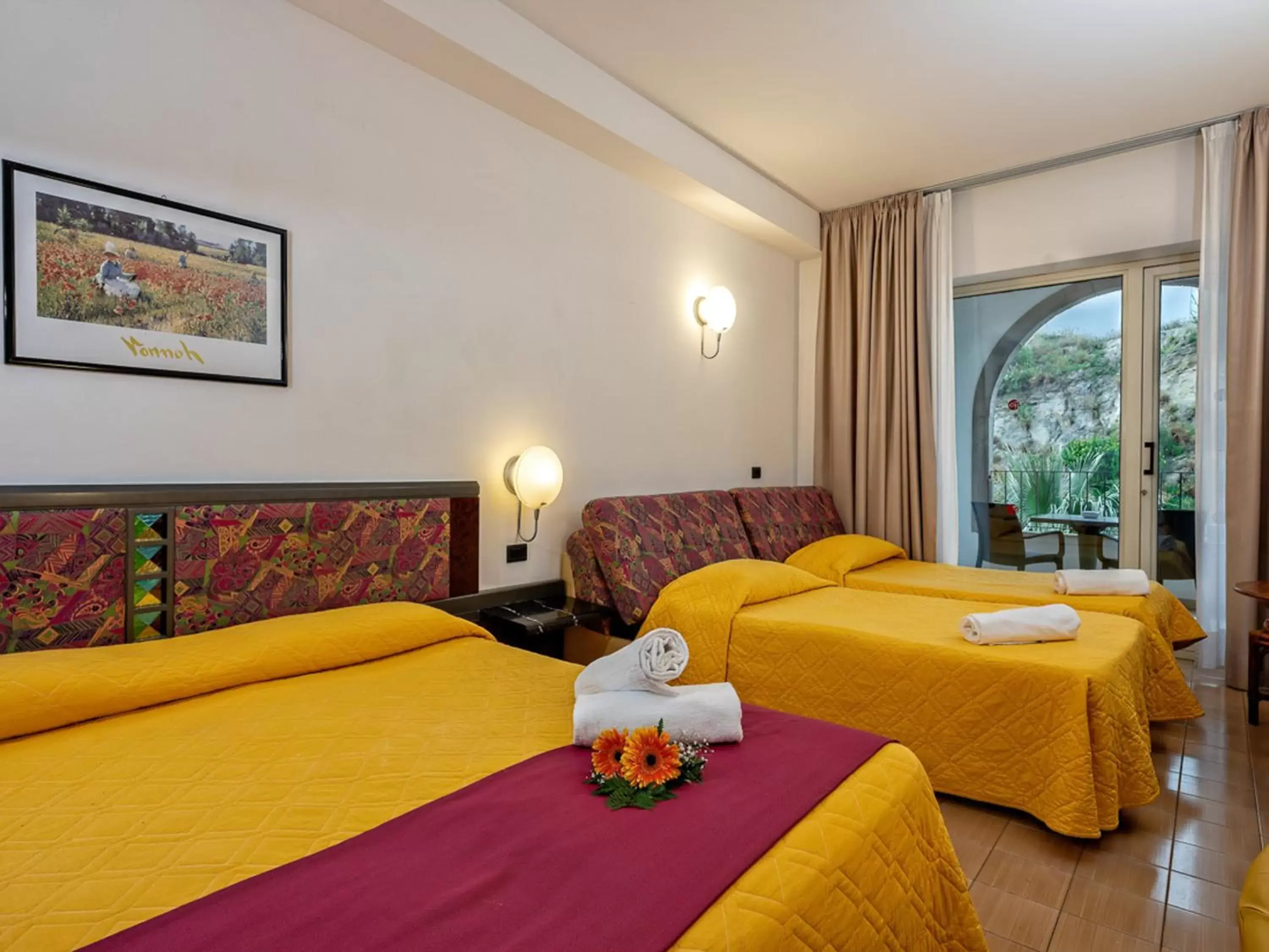 Economy Quadruple Room in Hotel Olimpo le Terrazze
