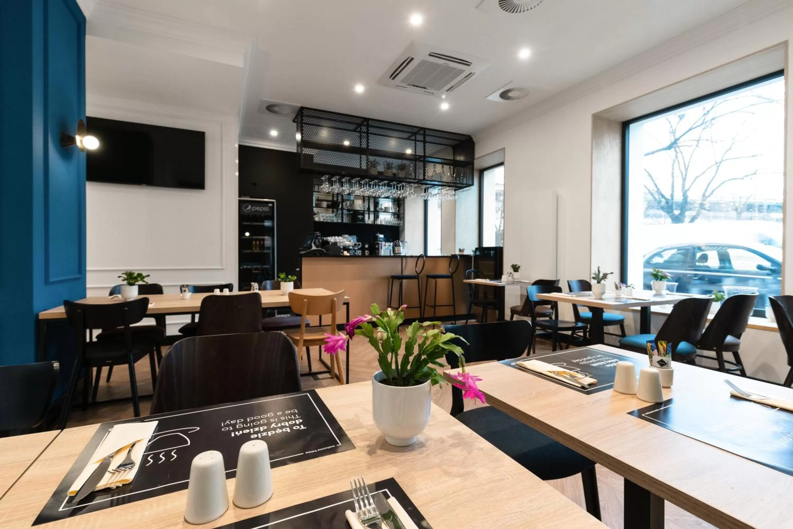 Restaurant/places to eat in Hotel Tulip Residences Warsaw Targowa