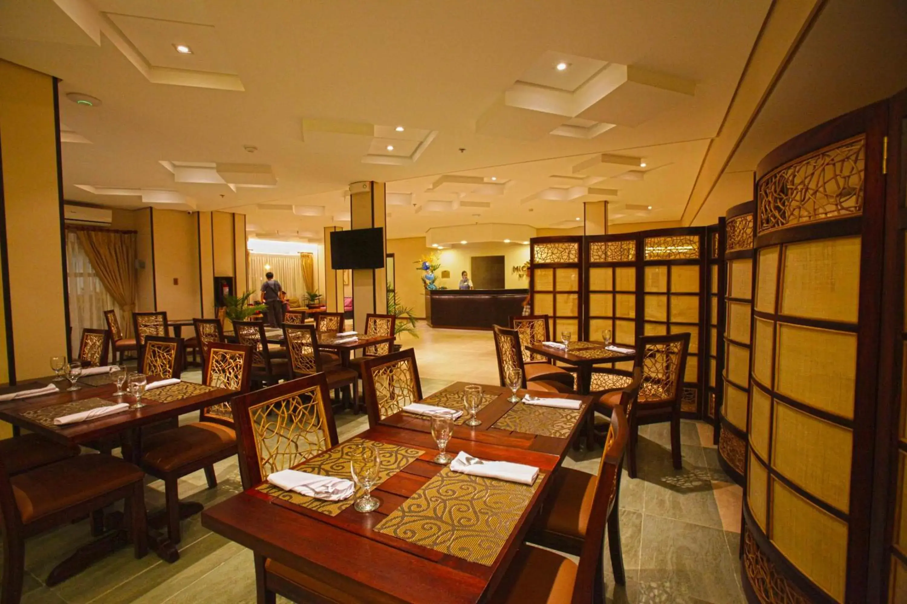 Restaurant/Places to Eat in Microtel By Wyndham General Santos