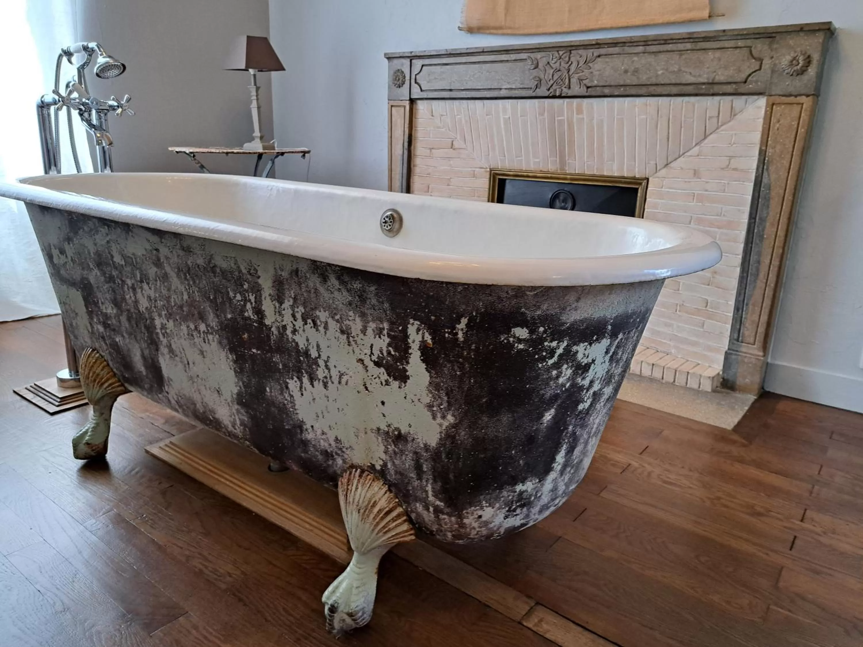 Bath, Bathroom in chambre d'hôtes Madame